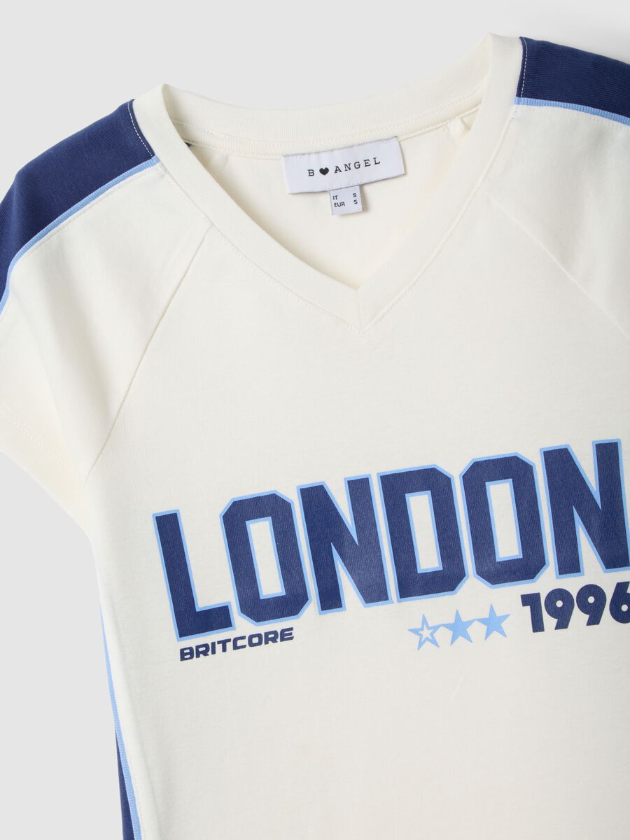 White pure cotton slim fit V-neck T-shirt with print_1