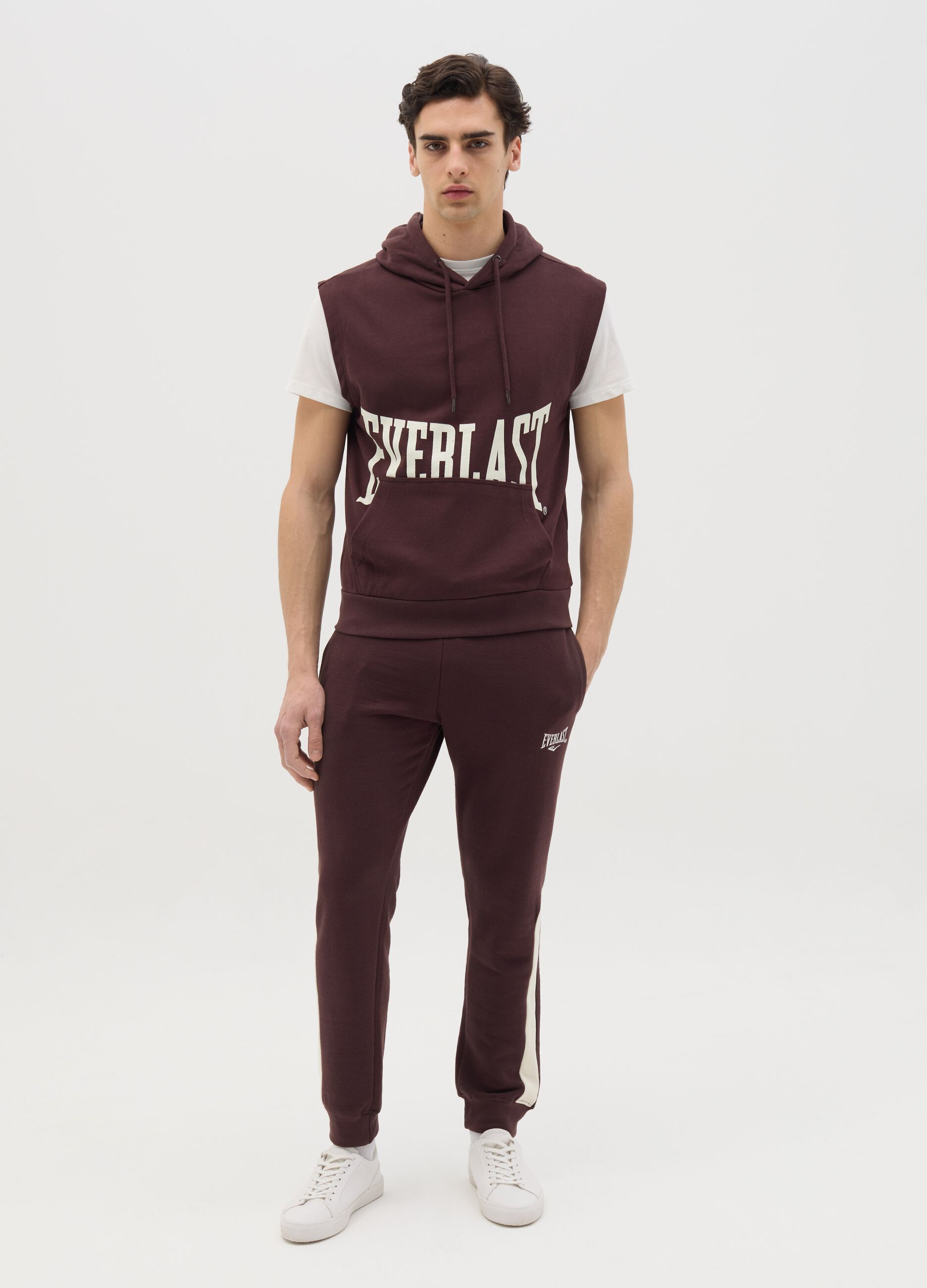 Brown sleeveless sweatshirt with print