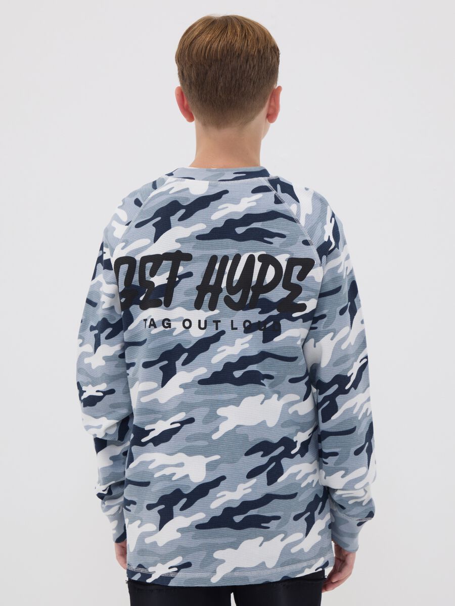 T-shirt relaxed fit multicolor in puro cotone con stampa camouflage per ragazzo_2