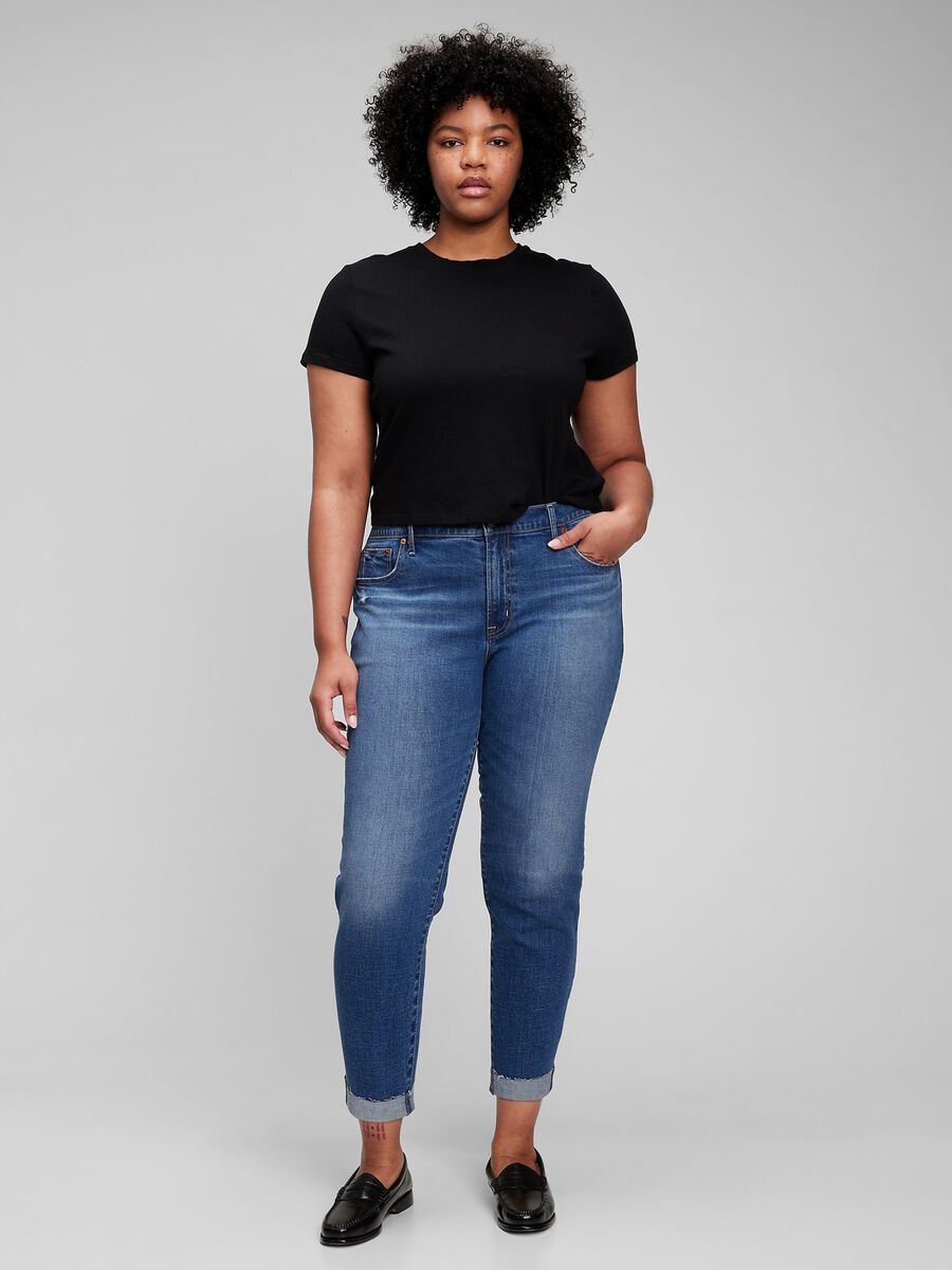Girlfriend jeans with abrasions and raw edged hem_2