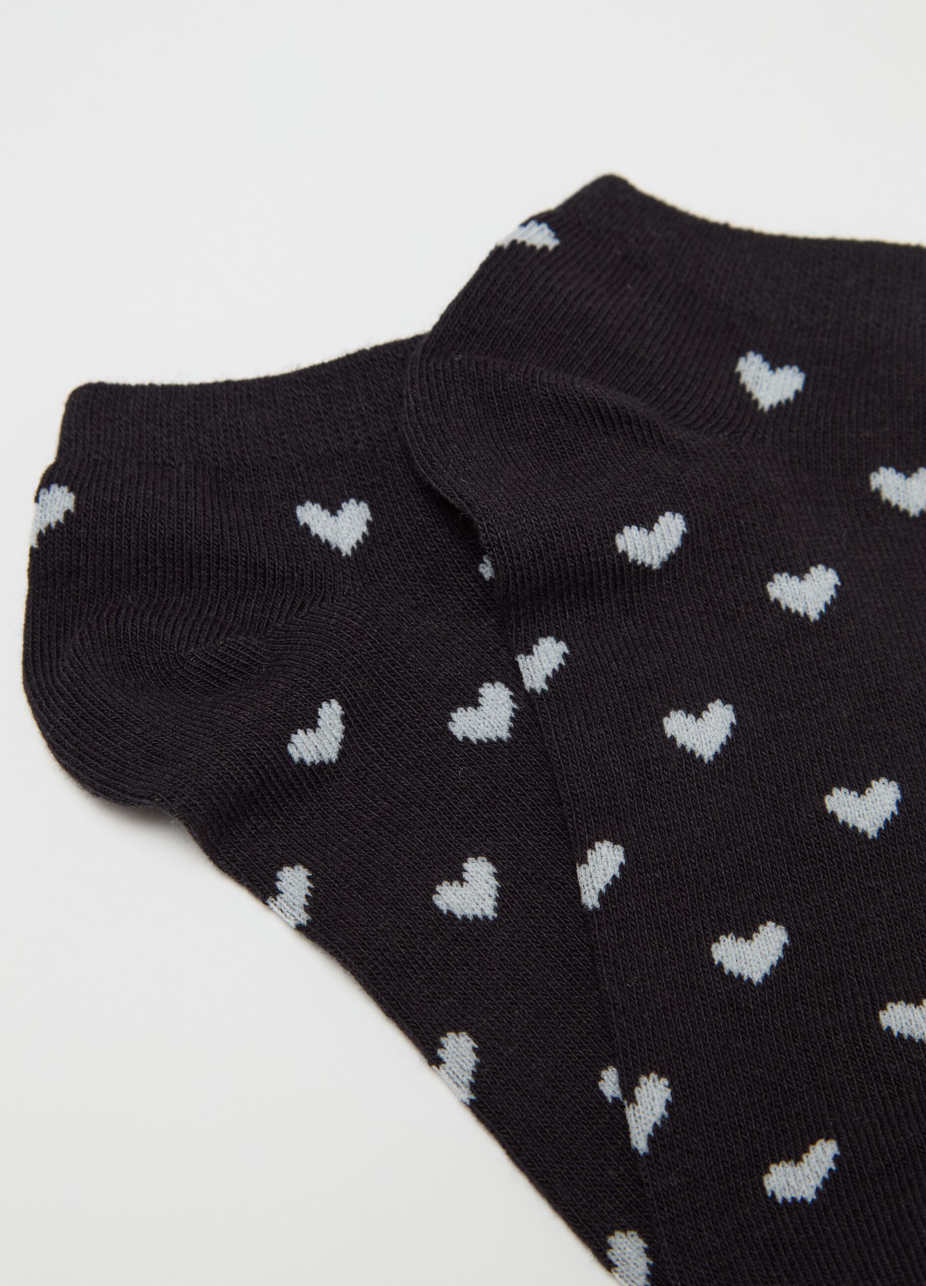 Three-pair pack sneaker liners with small hearts design