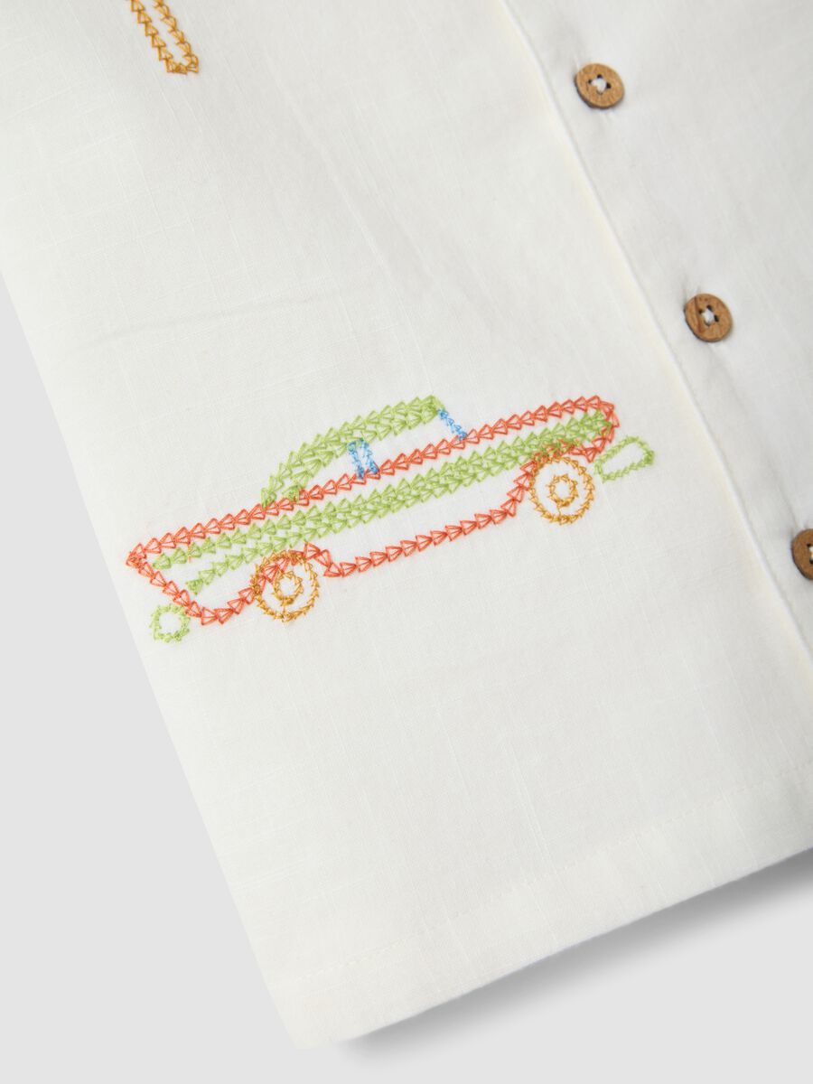 White pure cotton boys&rsquo; shirt with oversized fit and embroidery_3