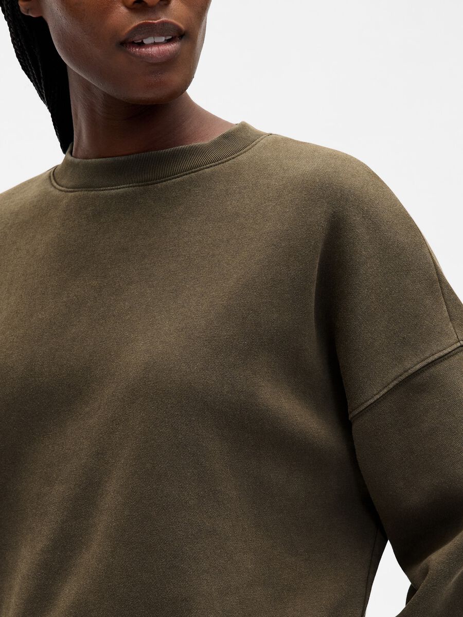 Green sweatshirt with round neck_3