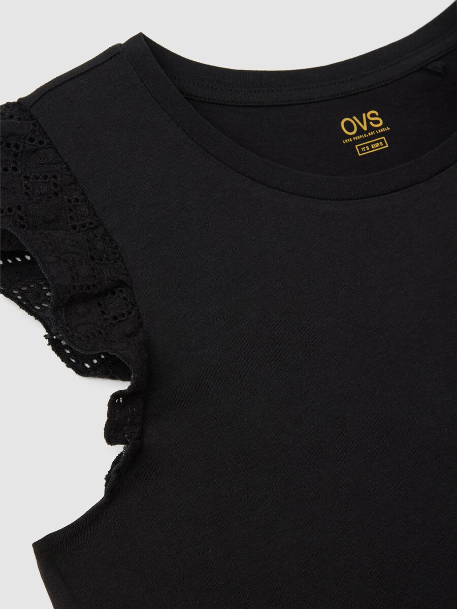 Black tank top with contrasting ruffles in cotton_5