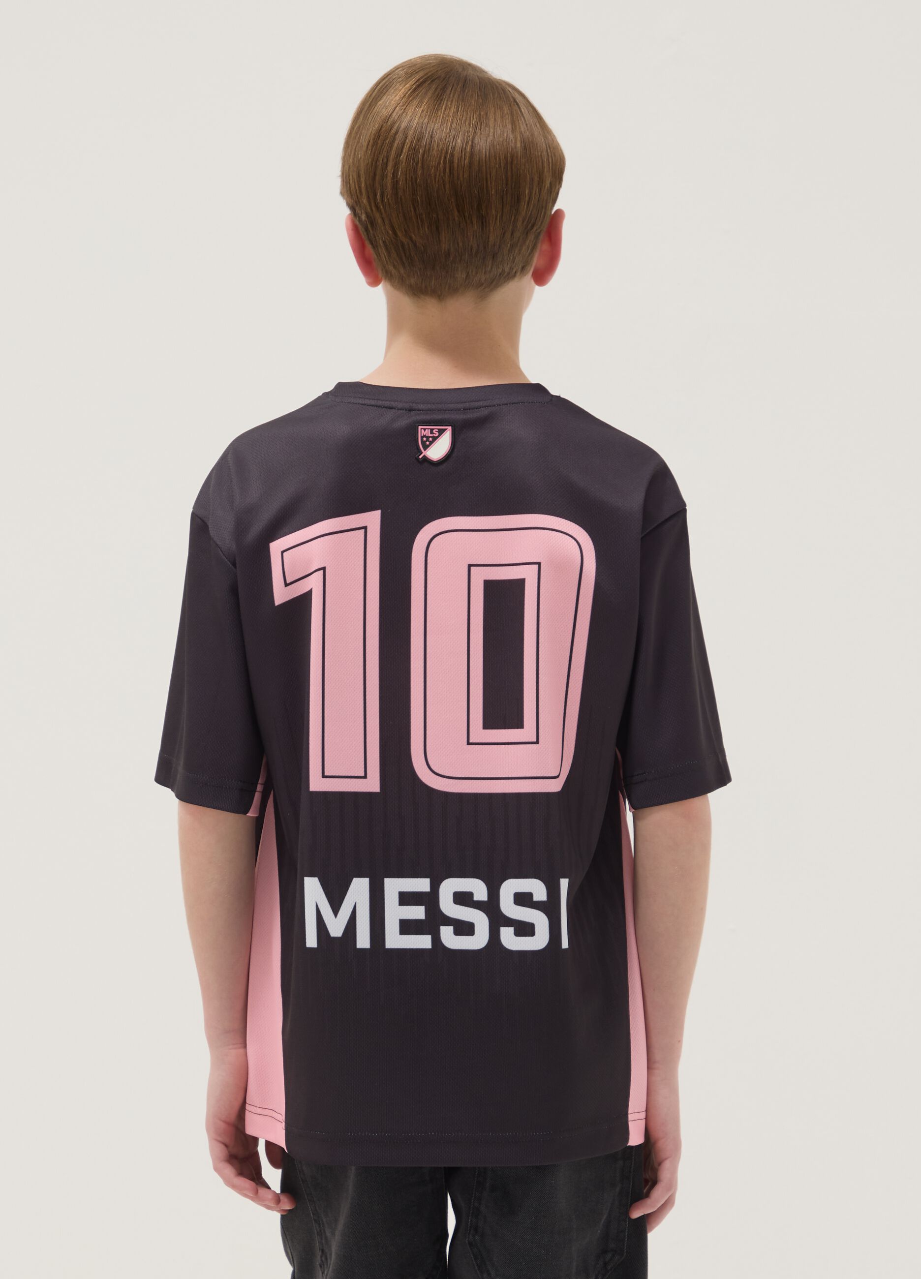 Black short-sleeved T-shirt with sporty print, regular fit