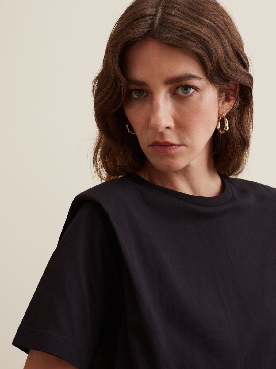 T-shirt boxy fit con spalline_3