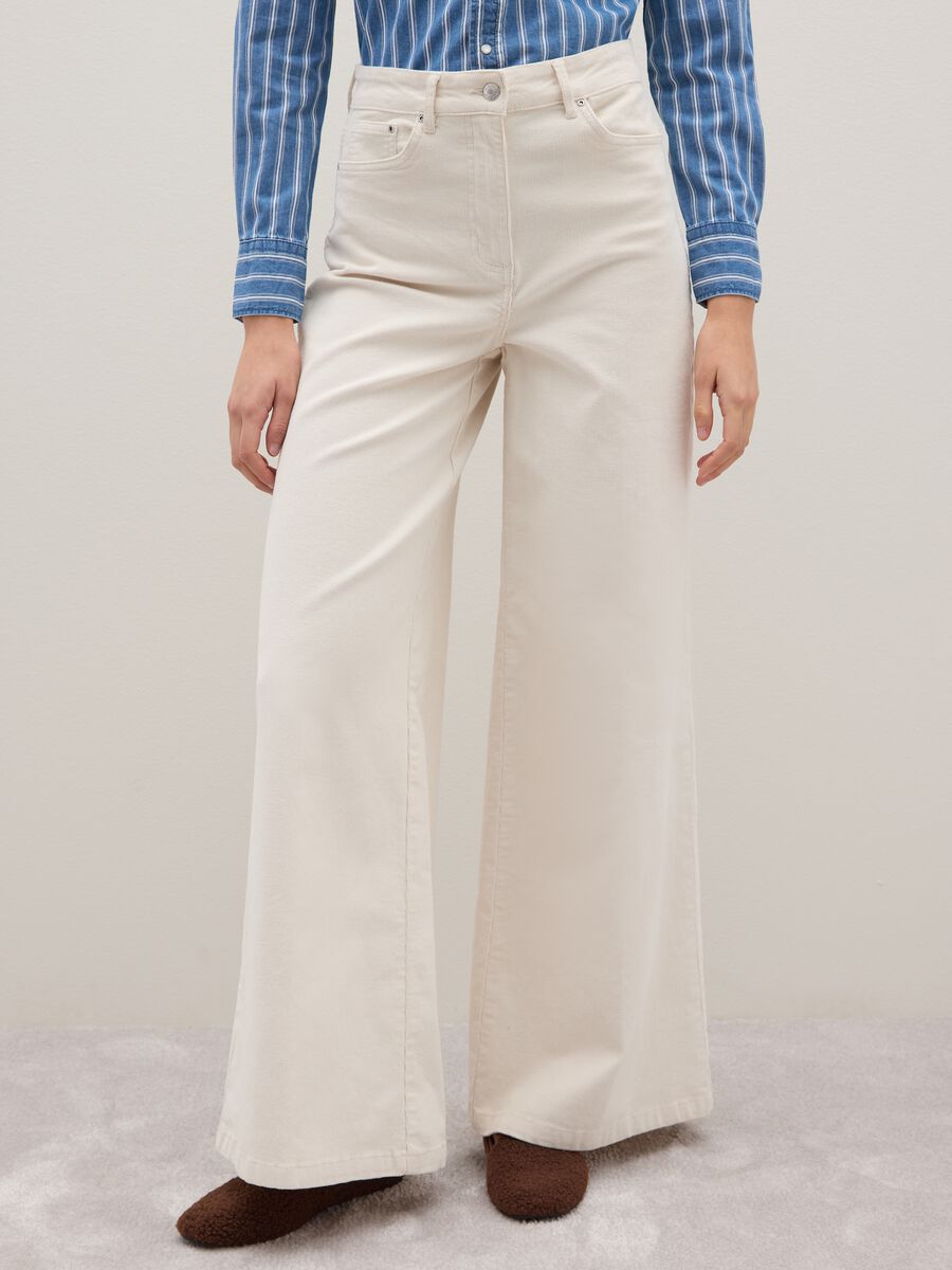 White wide-leg stretch cotton trousers in regular fit_1