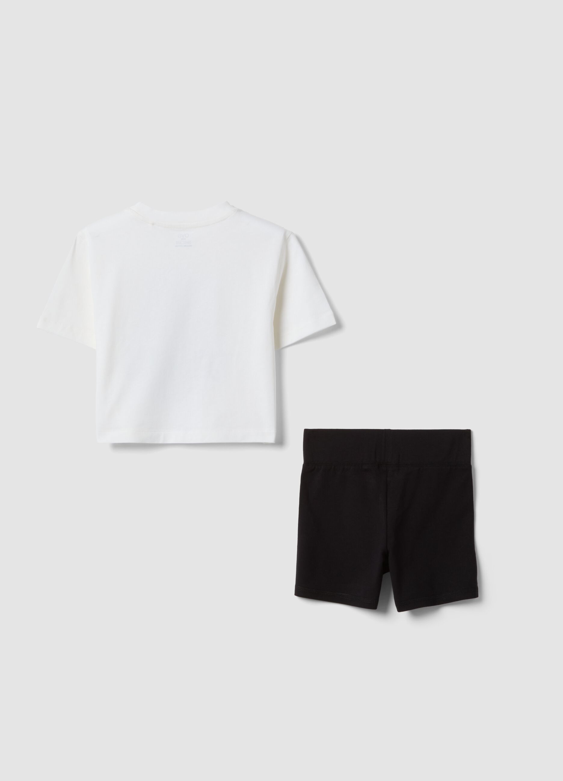 White organic cotton set with T-shirt and shorts