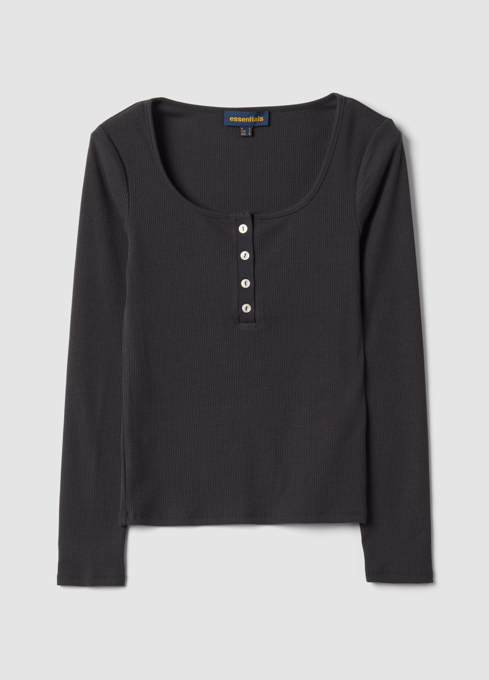 T-shirt nera in viscosa elasticizzata con girocollo