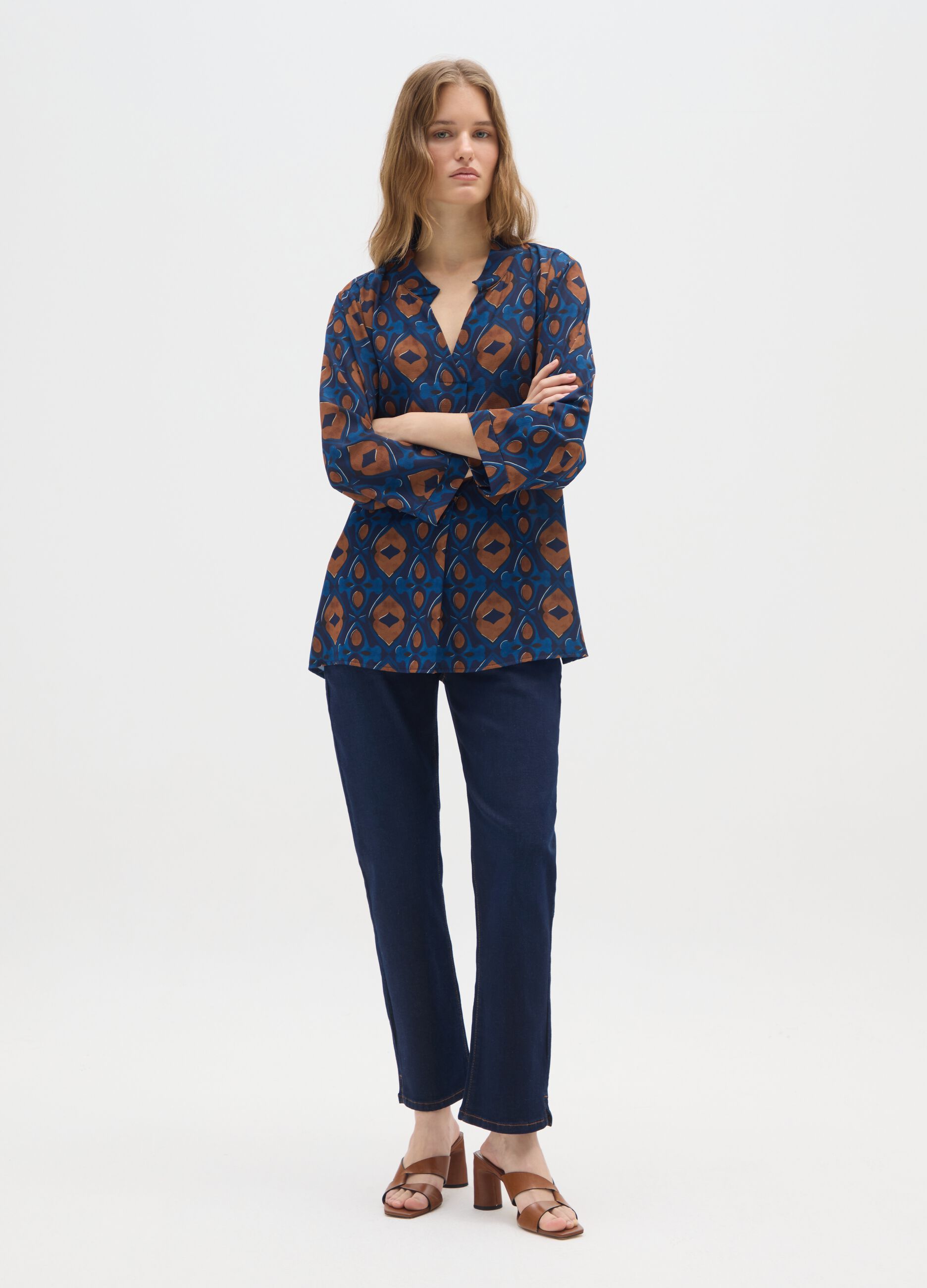 Multicolour regular fit V-neck blouse