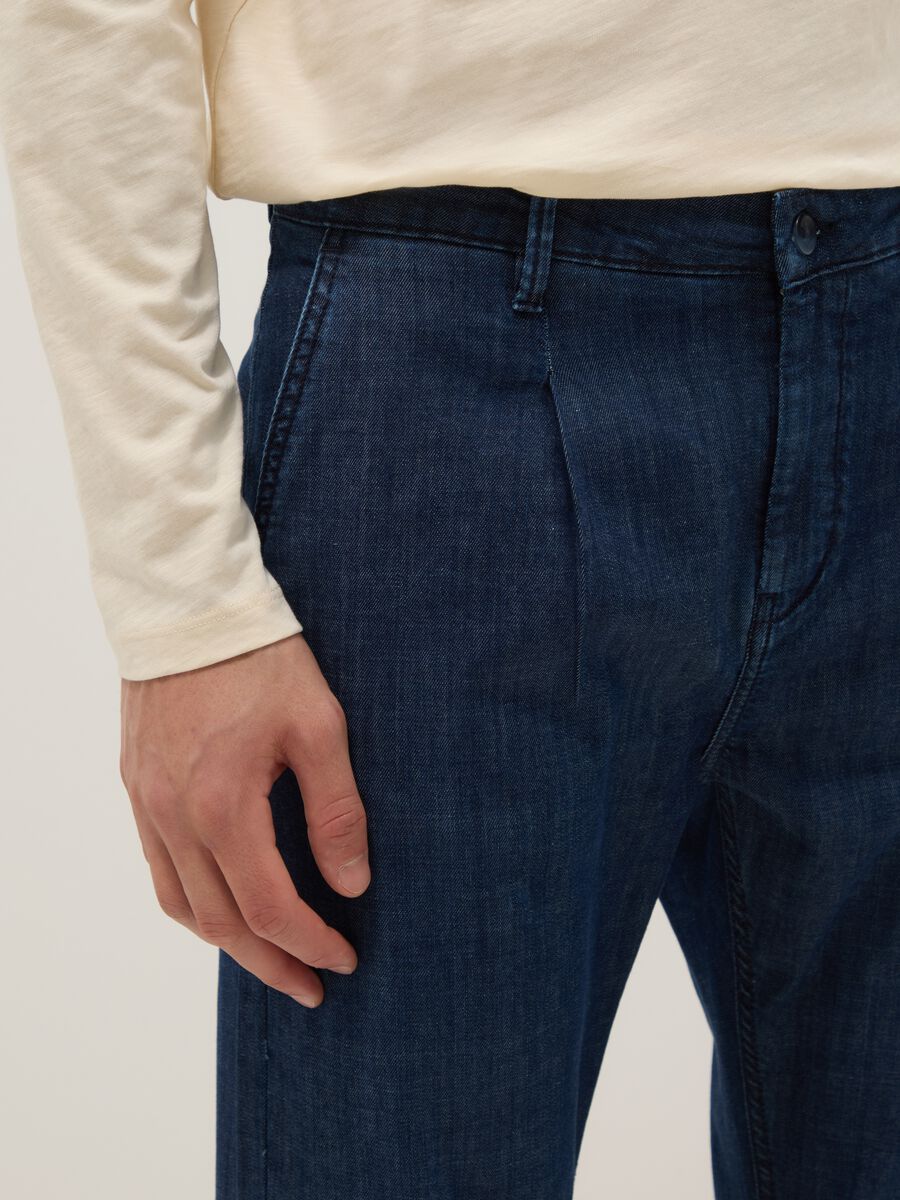 Blue denim chino trousers in stretch cotton, comfort fit_3