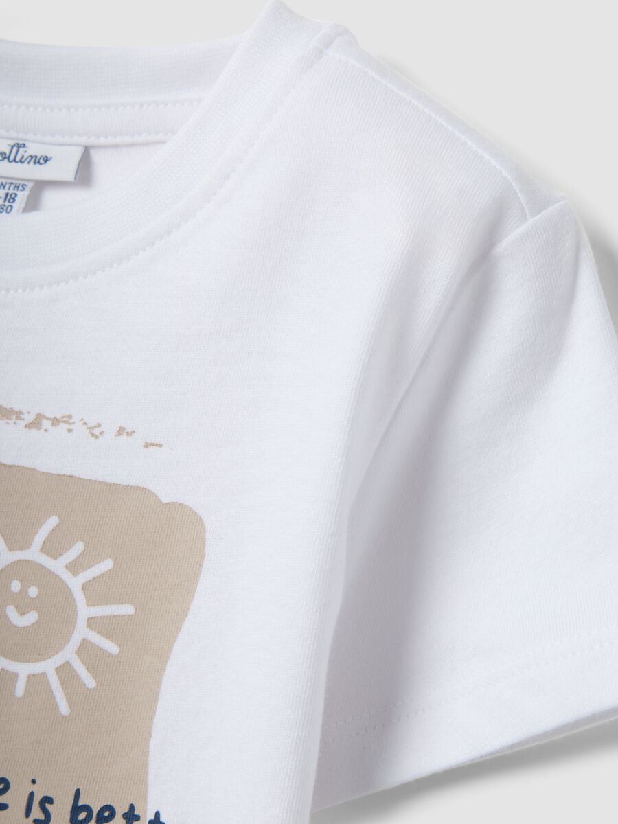 T-shirt bianca a maniche corte in cotone organico con stampa_2
