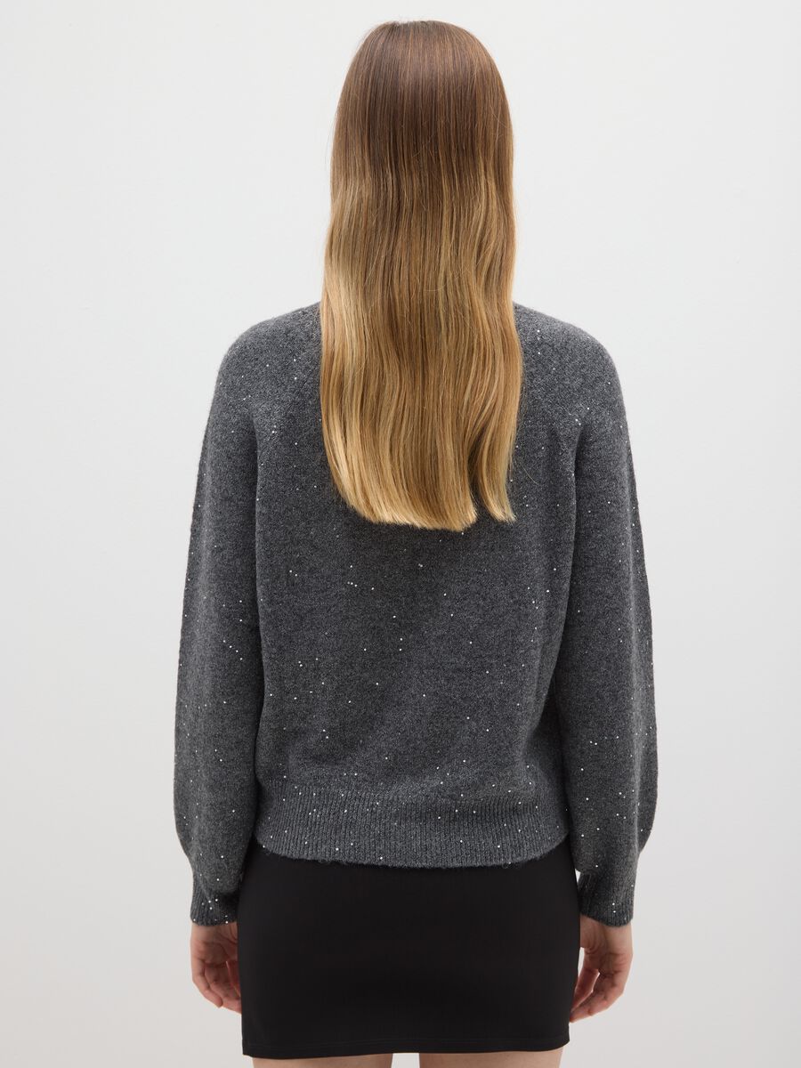 Grey oversized sweater with round neckline_2