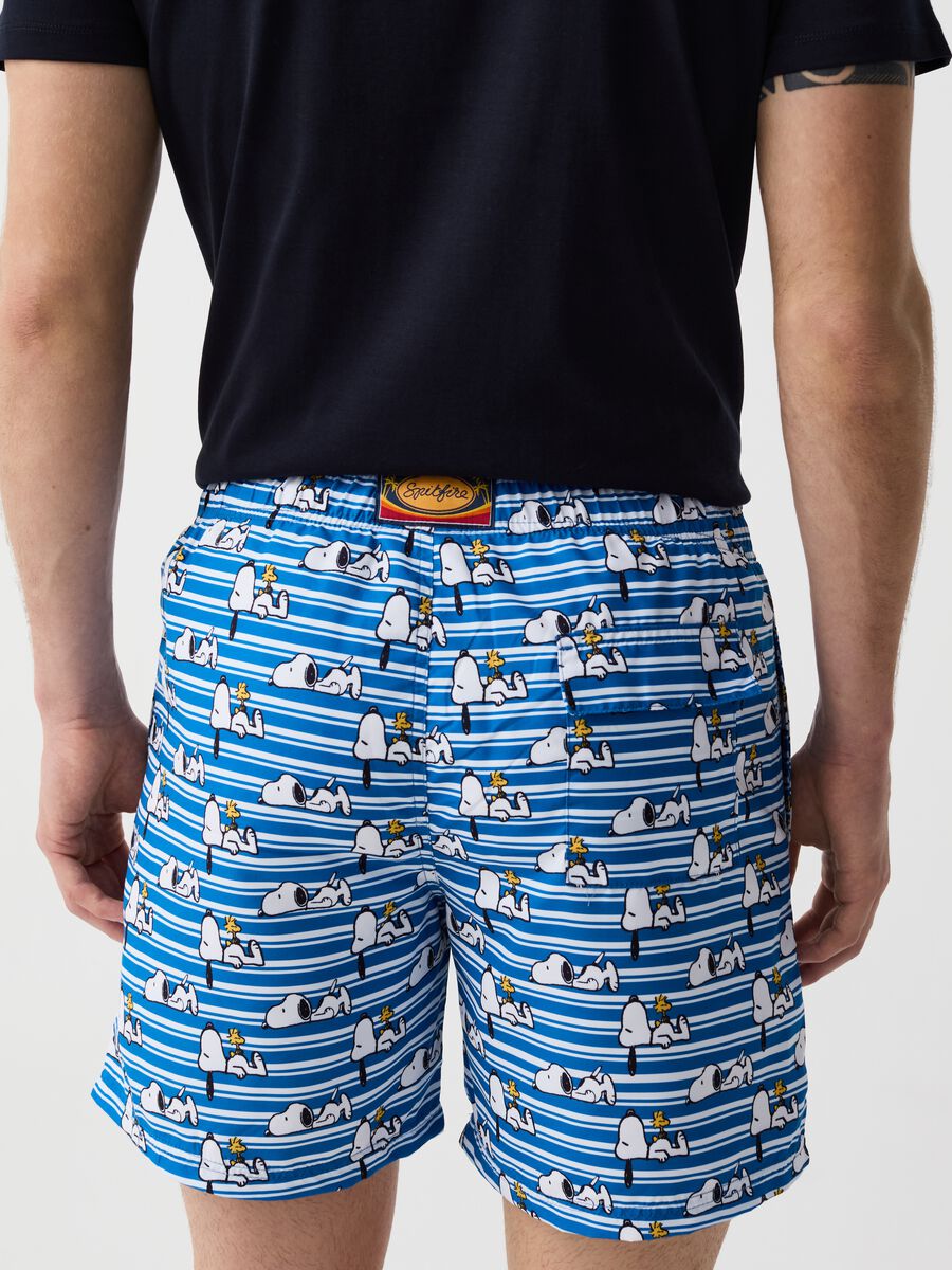 Striped swimming trunks with Snoopy print_2