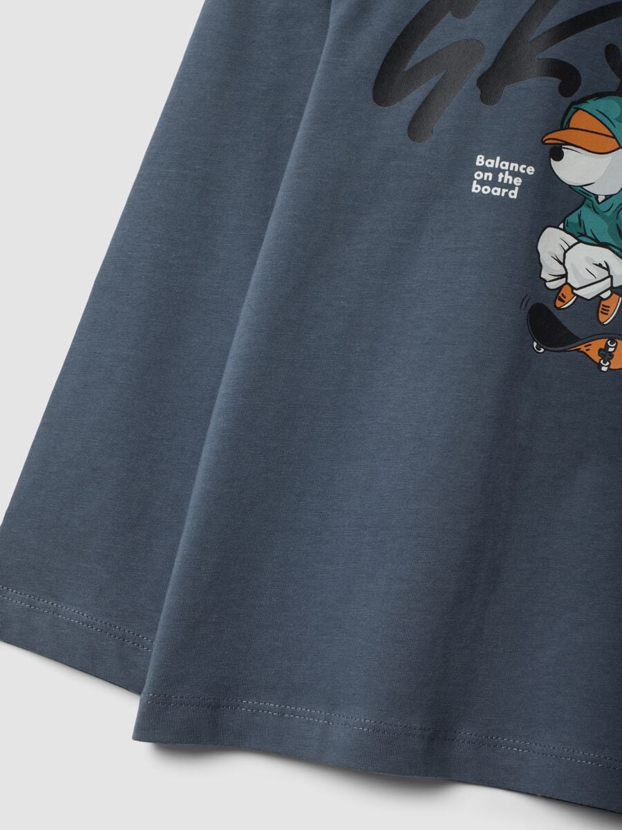 T-shirt over fit grigia in puro cotone con stampa skate per bambino_3