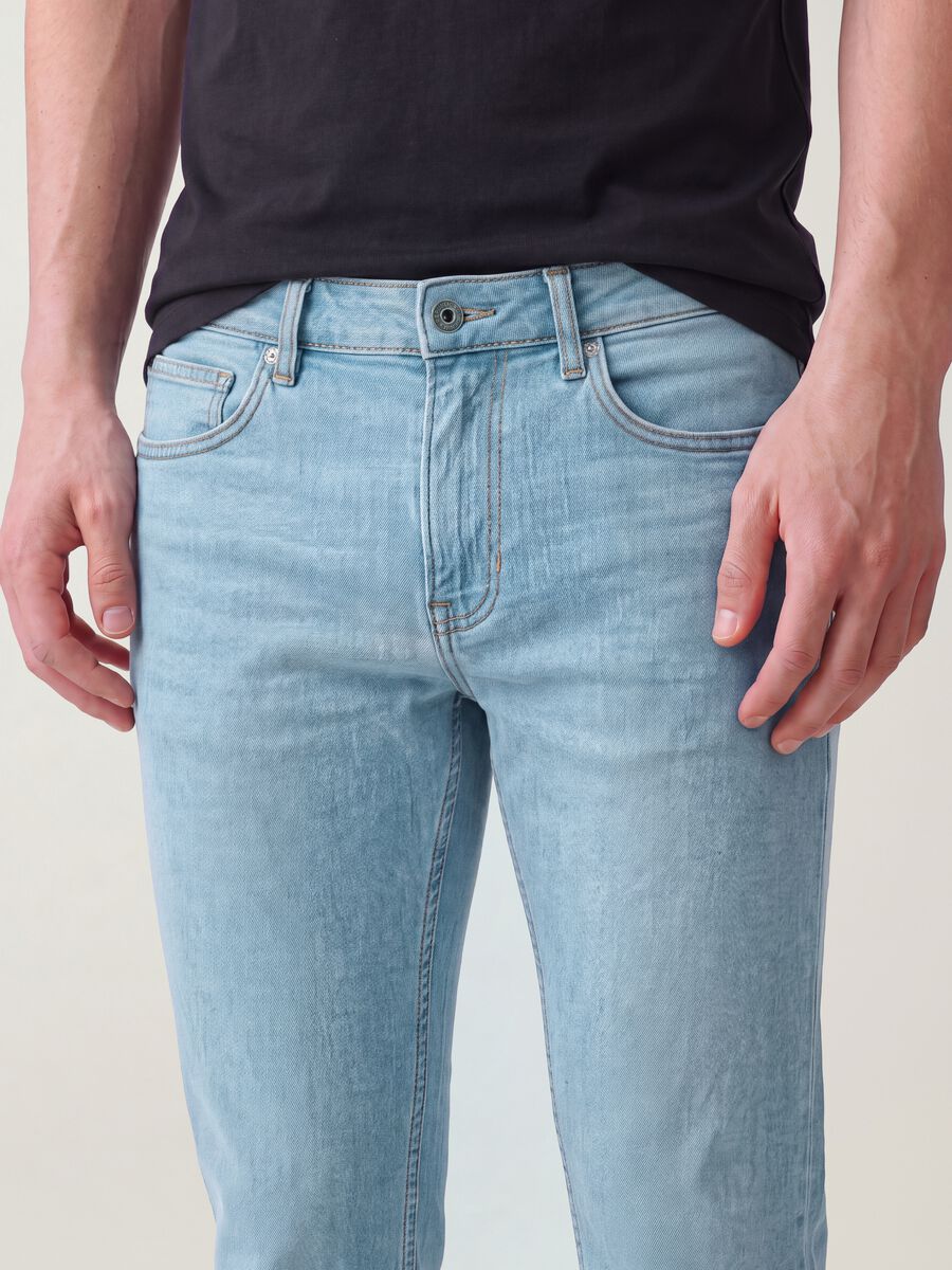 Jeans azzurri in cotone elasticizzato slim fit_4