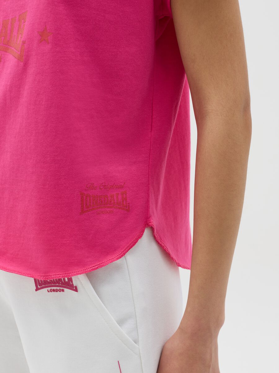 Pink T-shirt in cotton with V neck and logo print_2