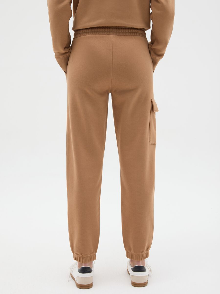 Brown regular fit cotton blend cargo trousers_2