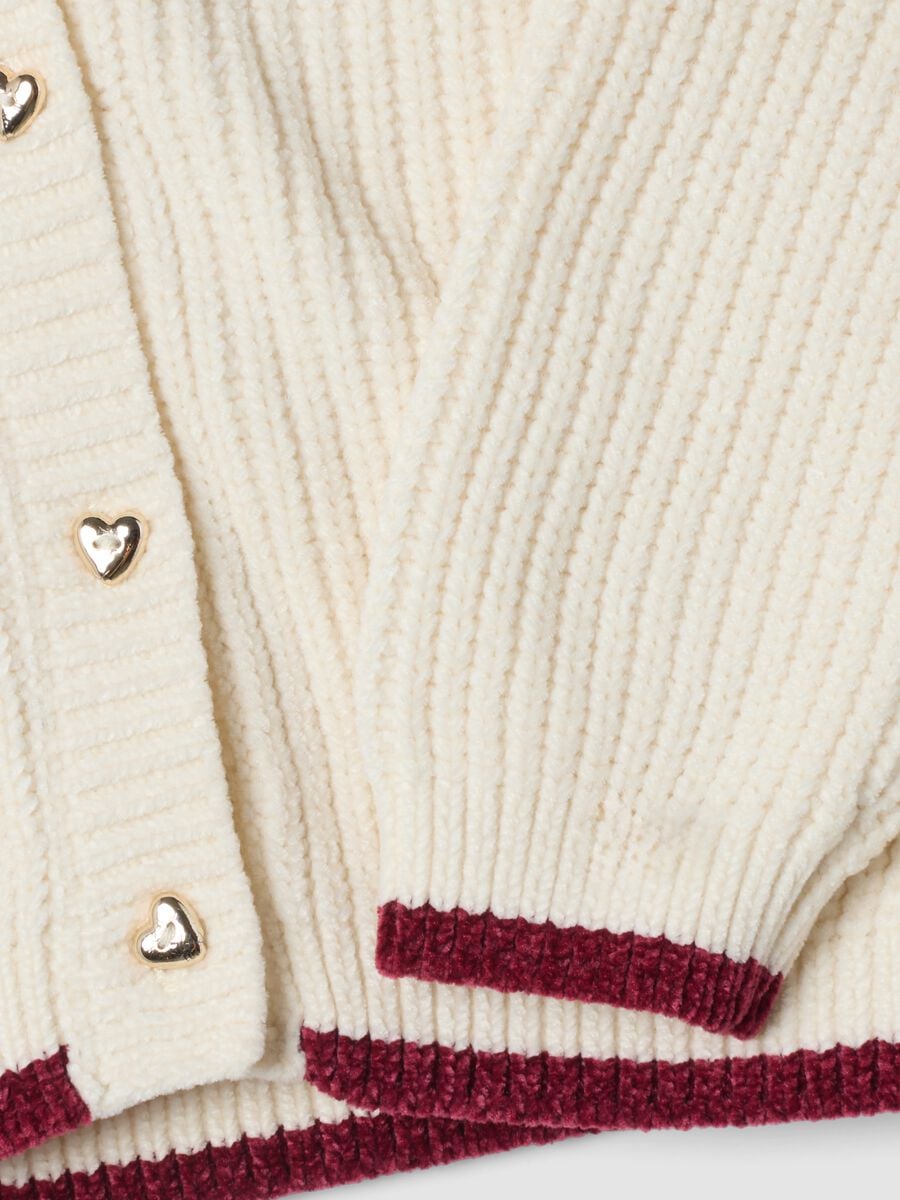 White knitted cardigan with heart embroidery, regular fit_3