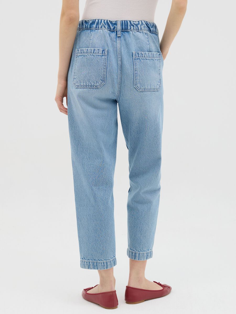 Light blue carrot-fit jeans in cotton_3