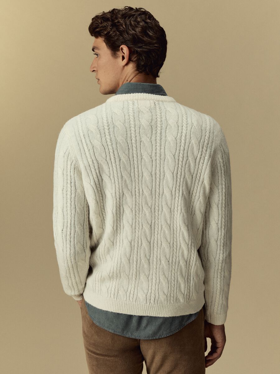 Pullover con motivo a treccia_2