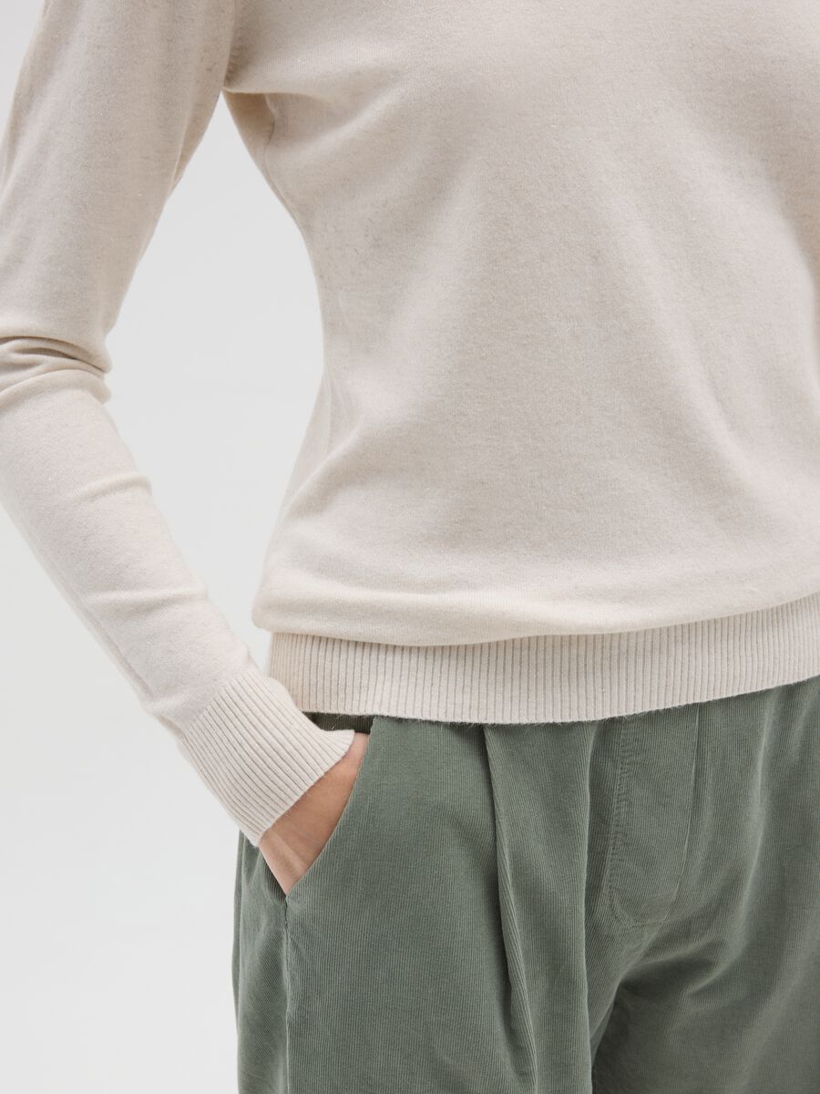 Golf beige con scollo rotondo_3