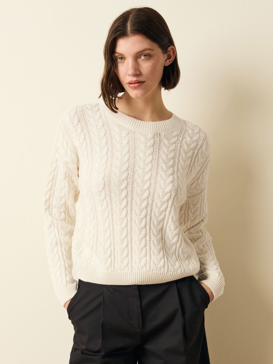 Cable-knit pullover with round neck_0