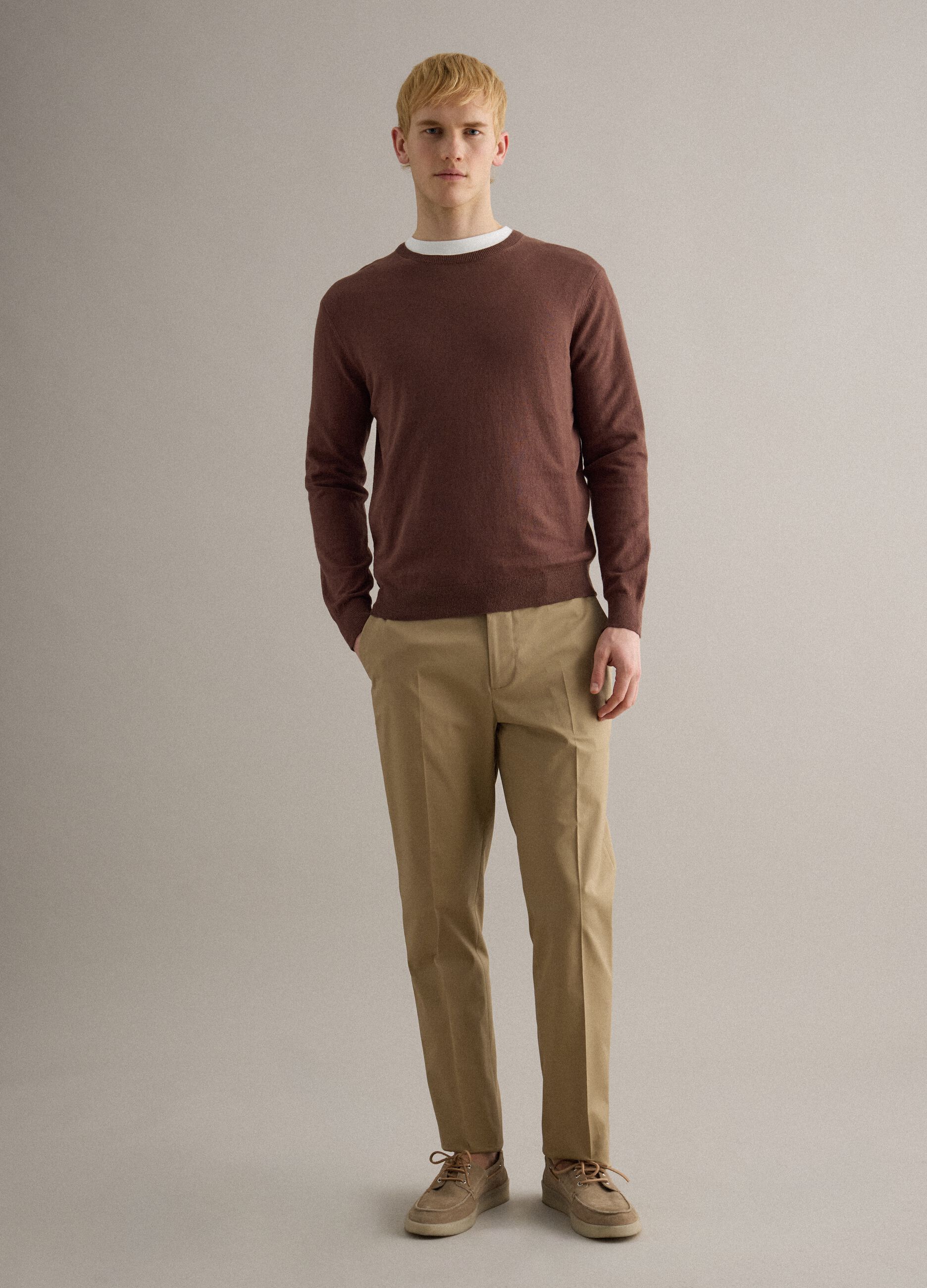 Brown cotton and linen crew neck pullover regular fit