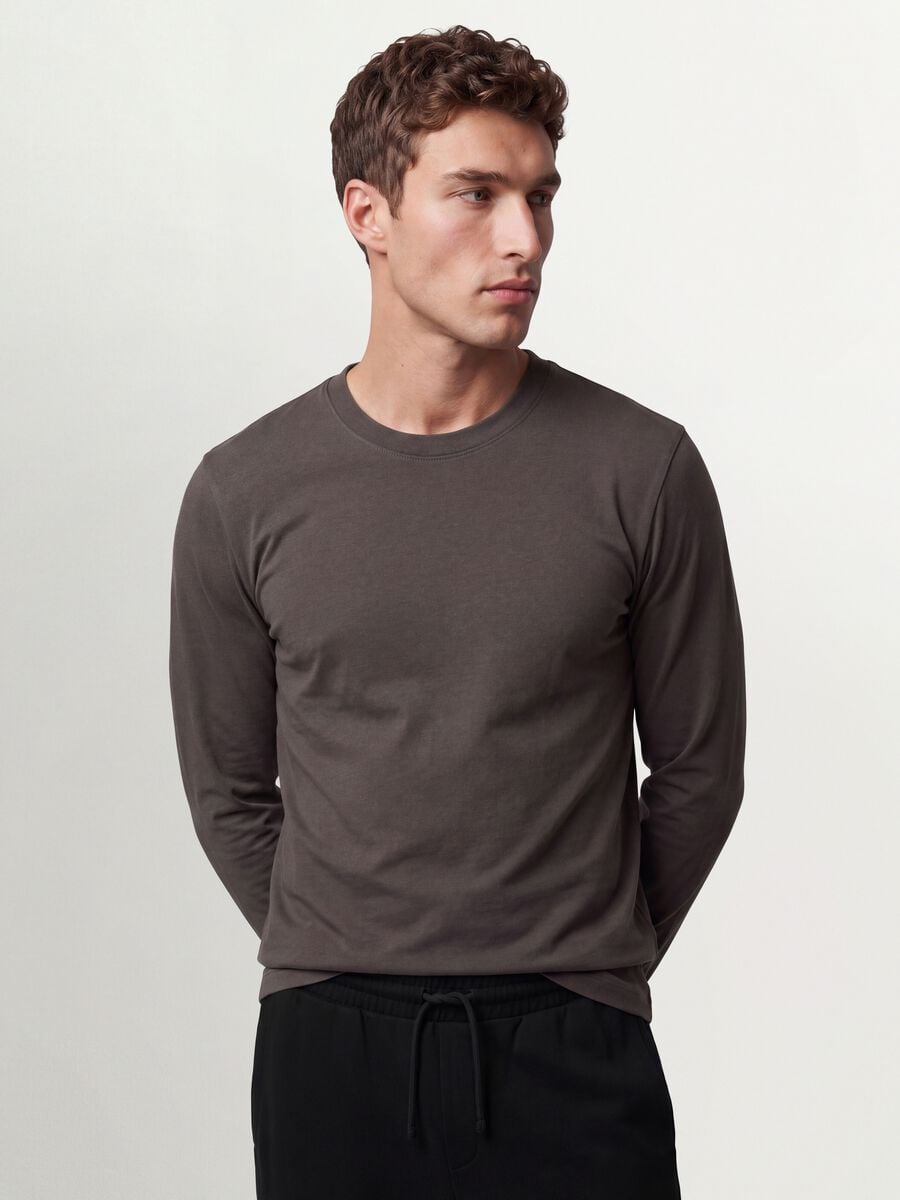 T-shirt grigia a maniche lunghe in puro cotone organico con girocollo_0