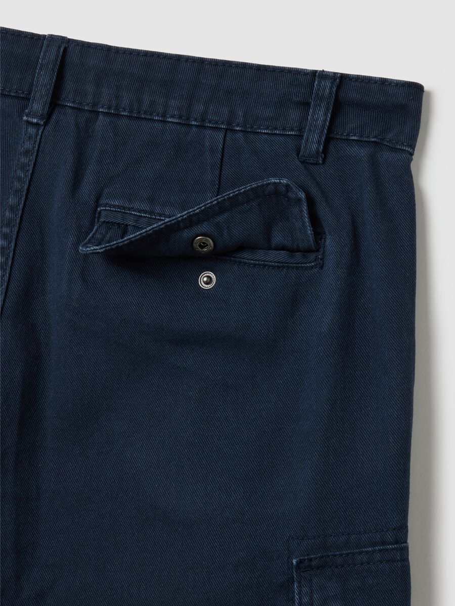 Bermuda da uomo in puro cotone blu regular fit_5