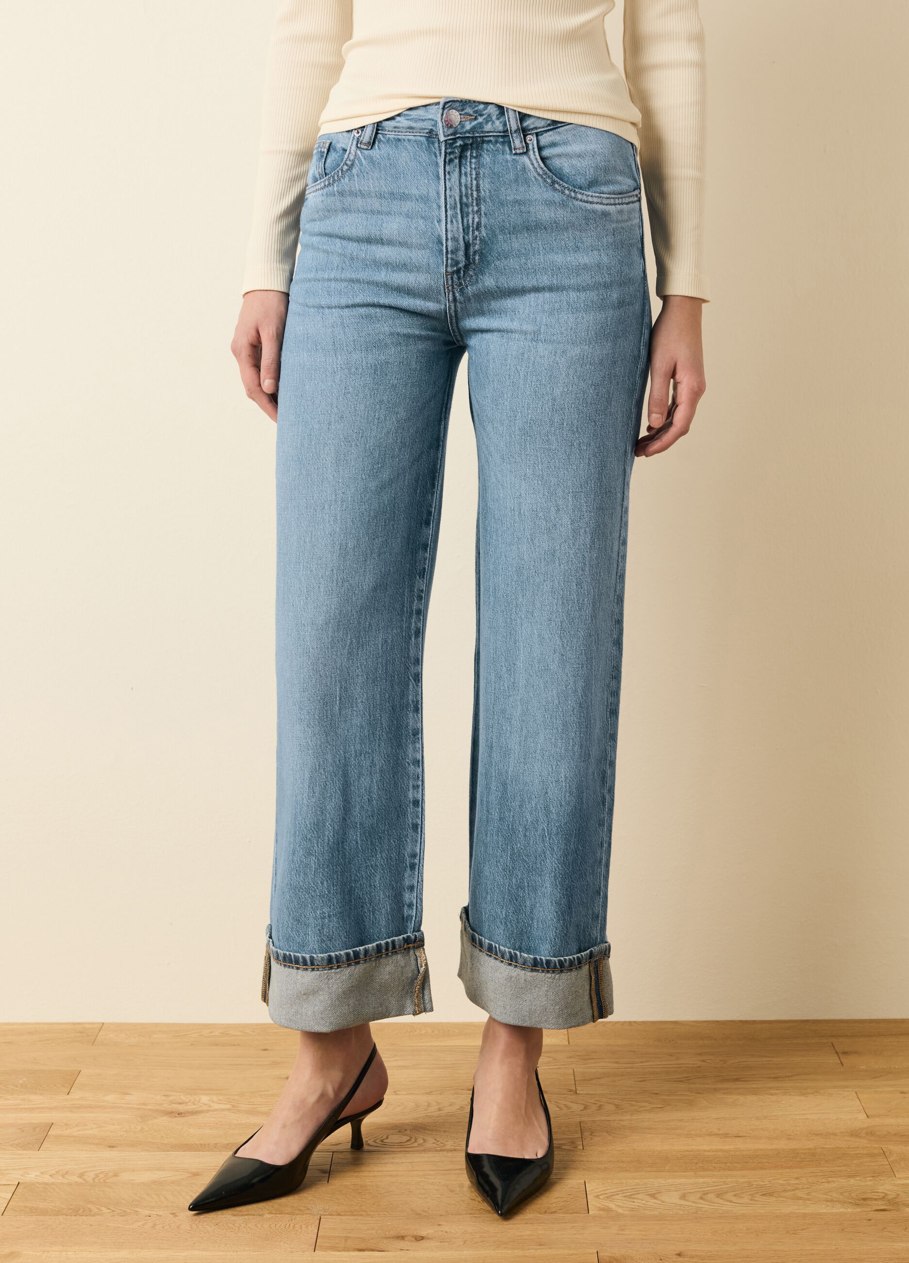 Wide-leg culotte jeans