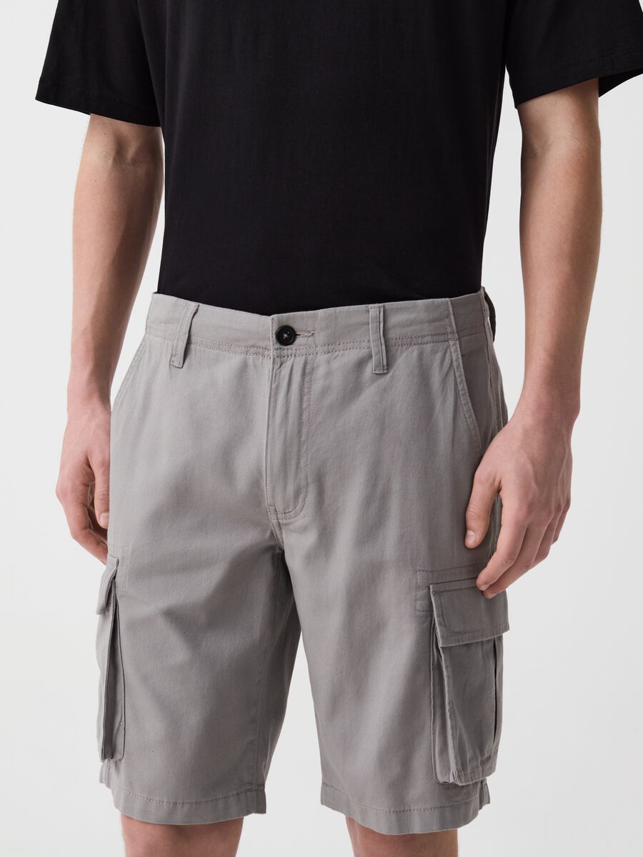 Cotton cargo Bermuda shorts_1