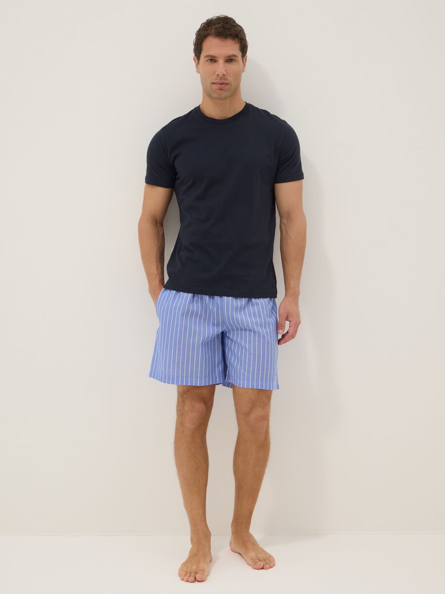 Pigiama corto blu a righe in jersey di puro cotone organico_0