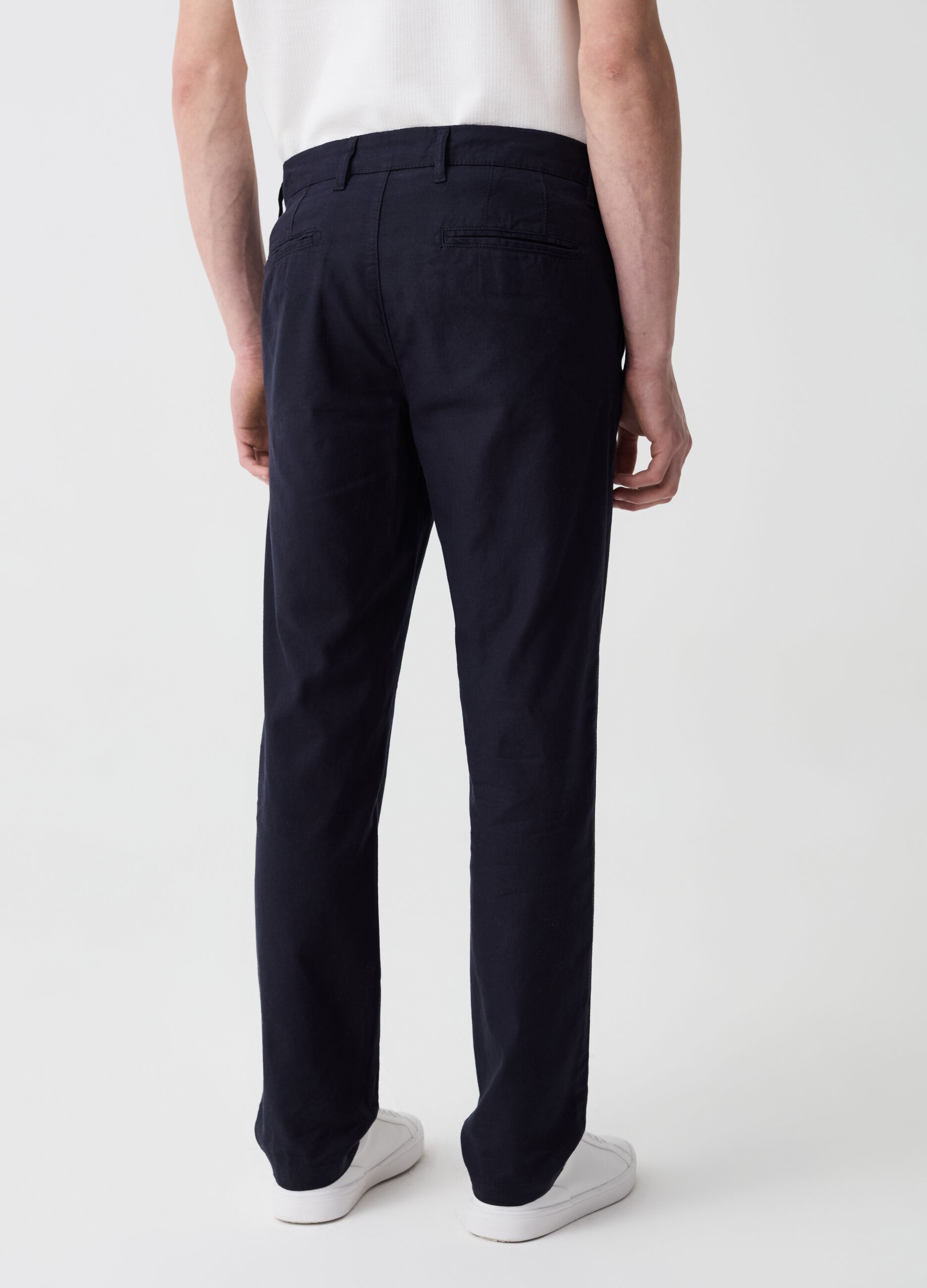 Chino trousers in linen and cotton