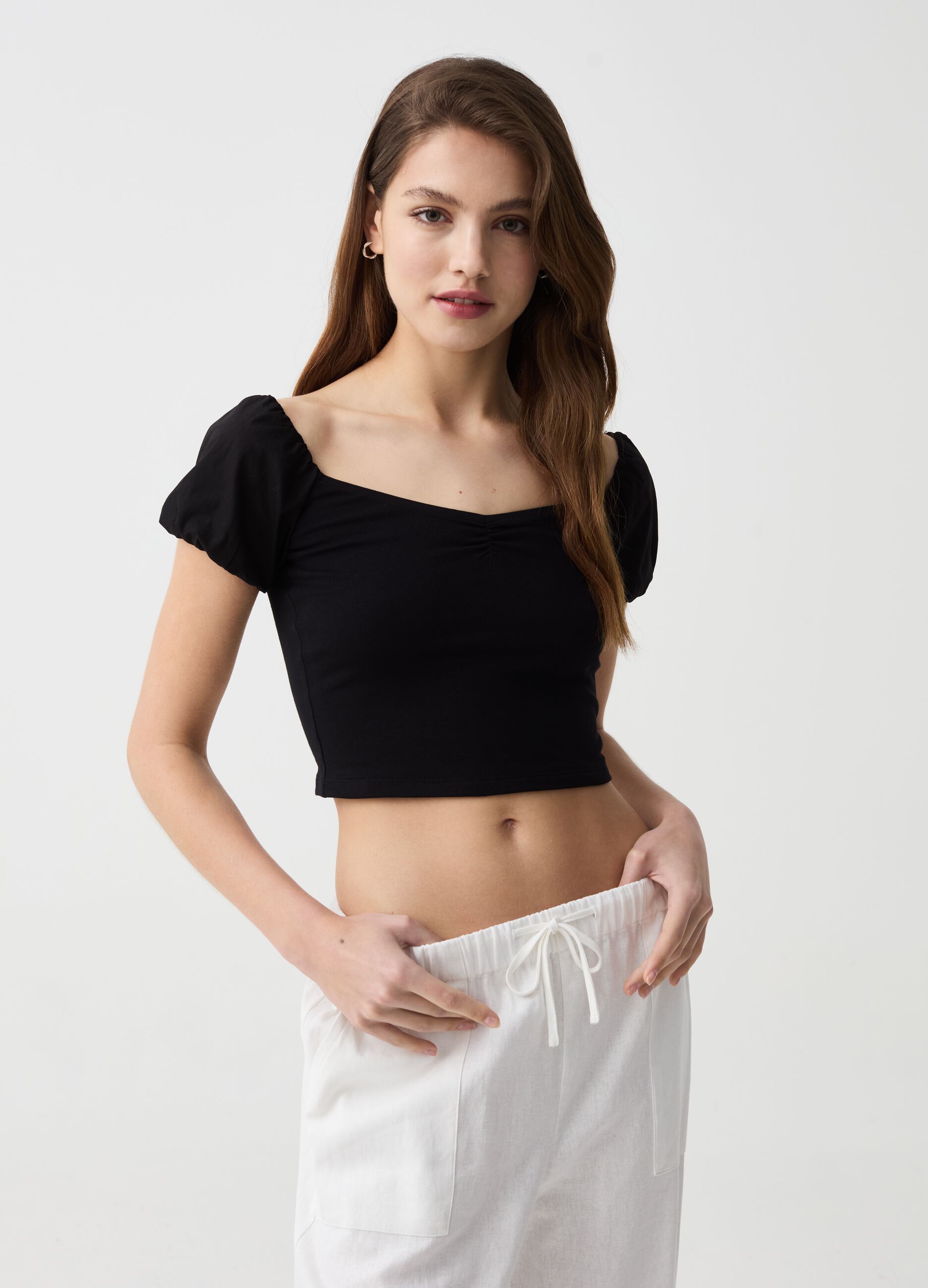 T-shirt crop con maniche a palloncino