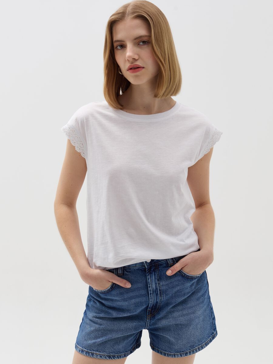 T-shirt with kimono sleeves and crochet insert_1