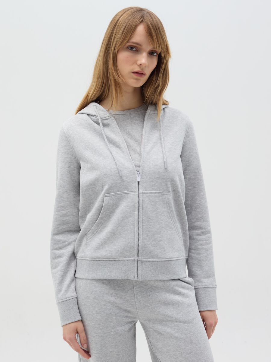 Full-zip Essential con cappuccio_0