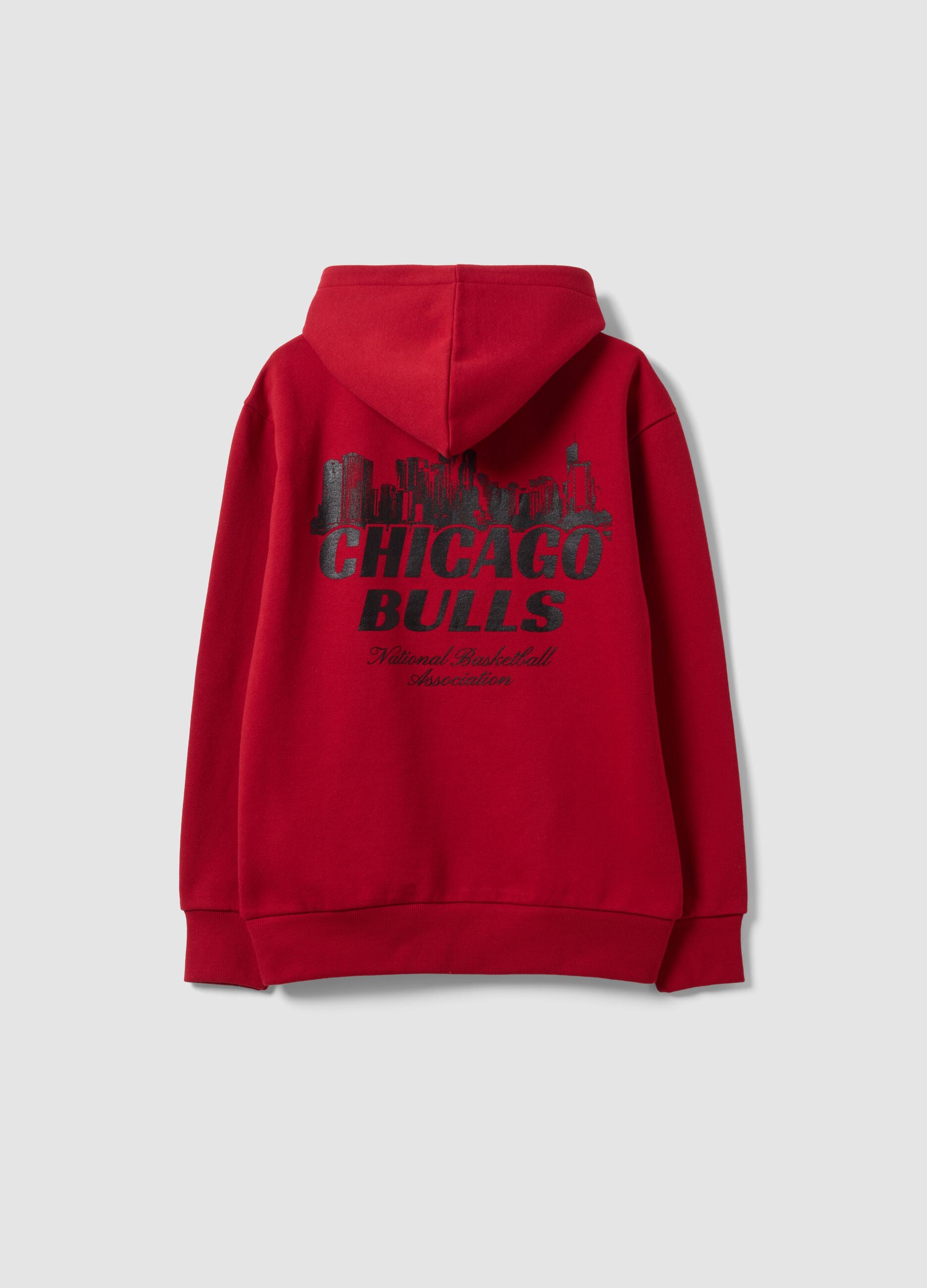 Red cotton-blend hoodie with Chicago Bulls logo for boys