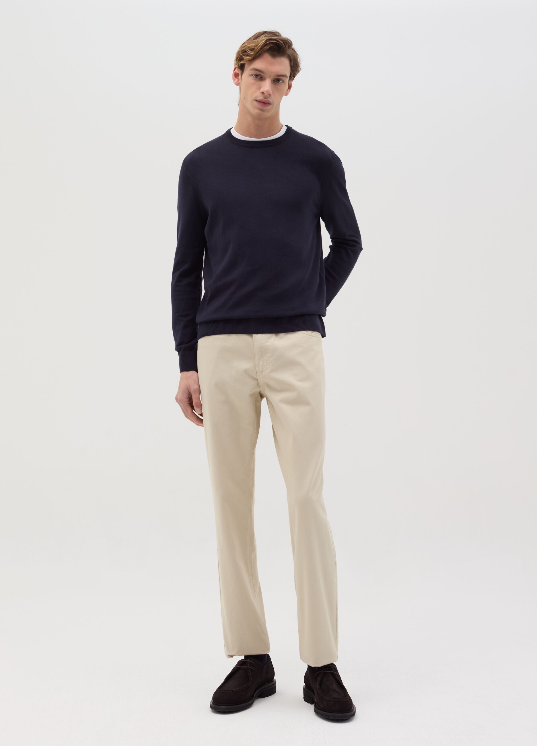 Round neck pullover