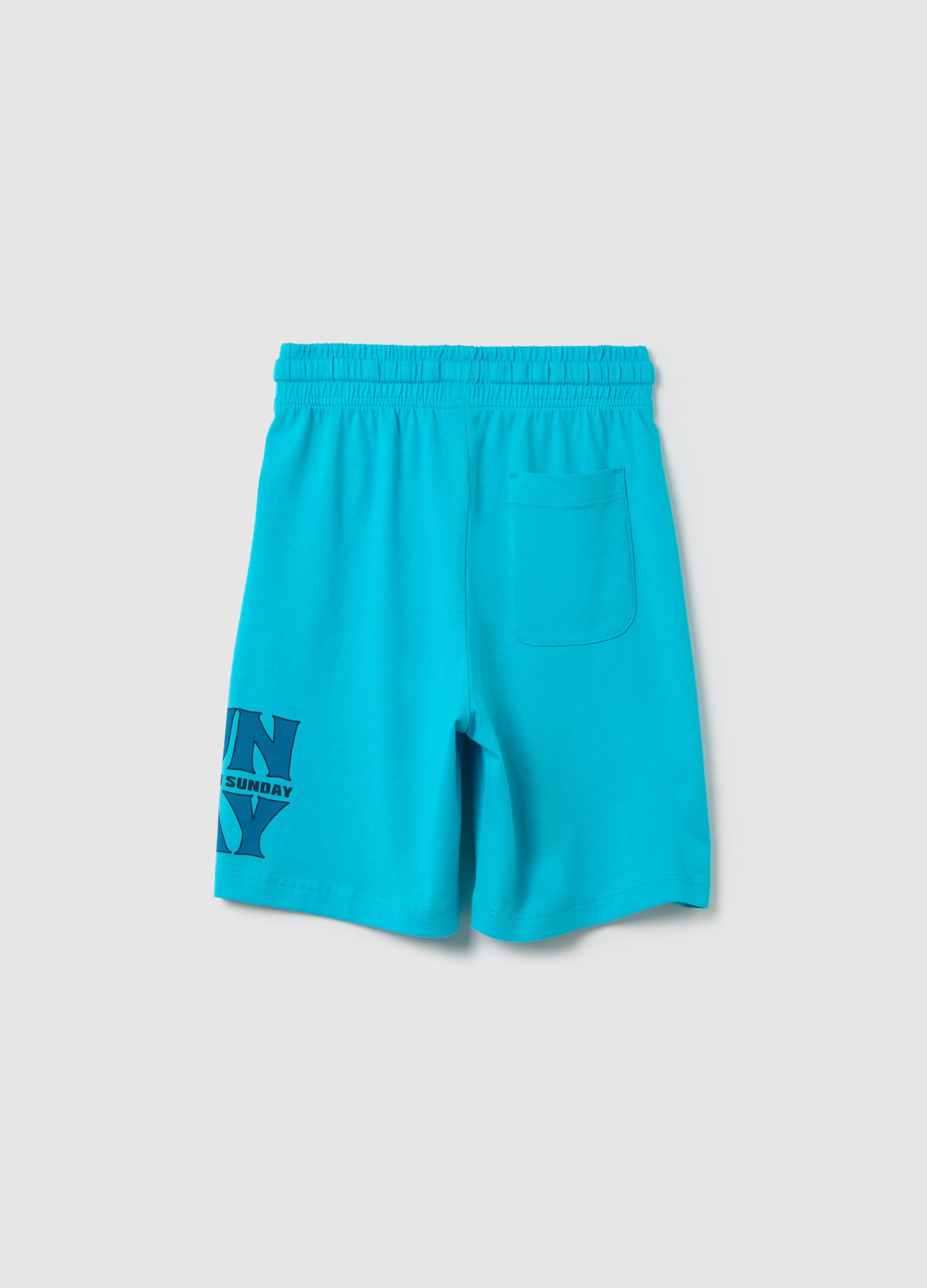 Boys’ light blue shorts in 100% cotton with regular waist