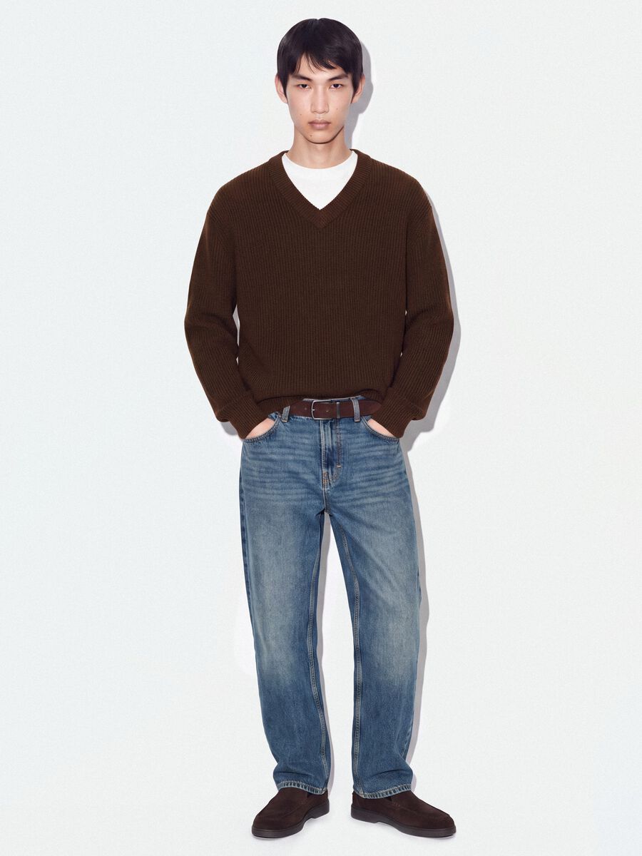 Brown pure cotton jumper with deep V-neck, regular fit_1