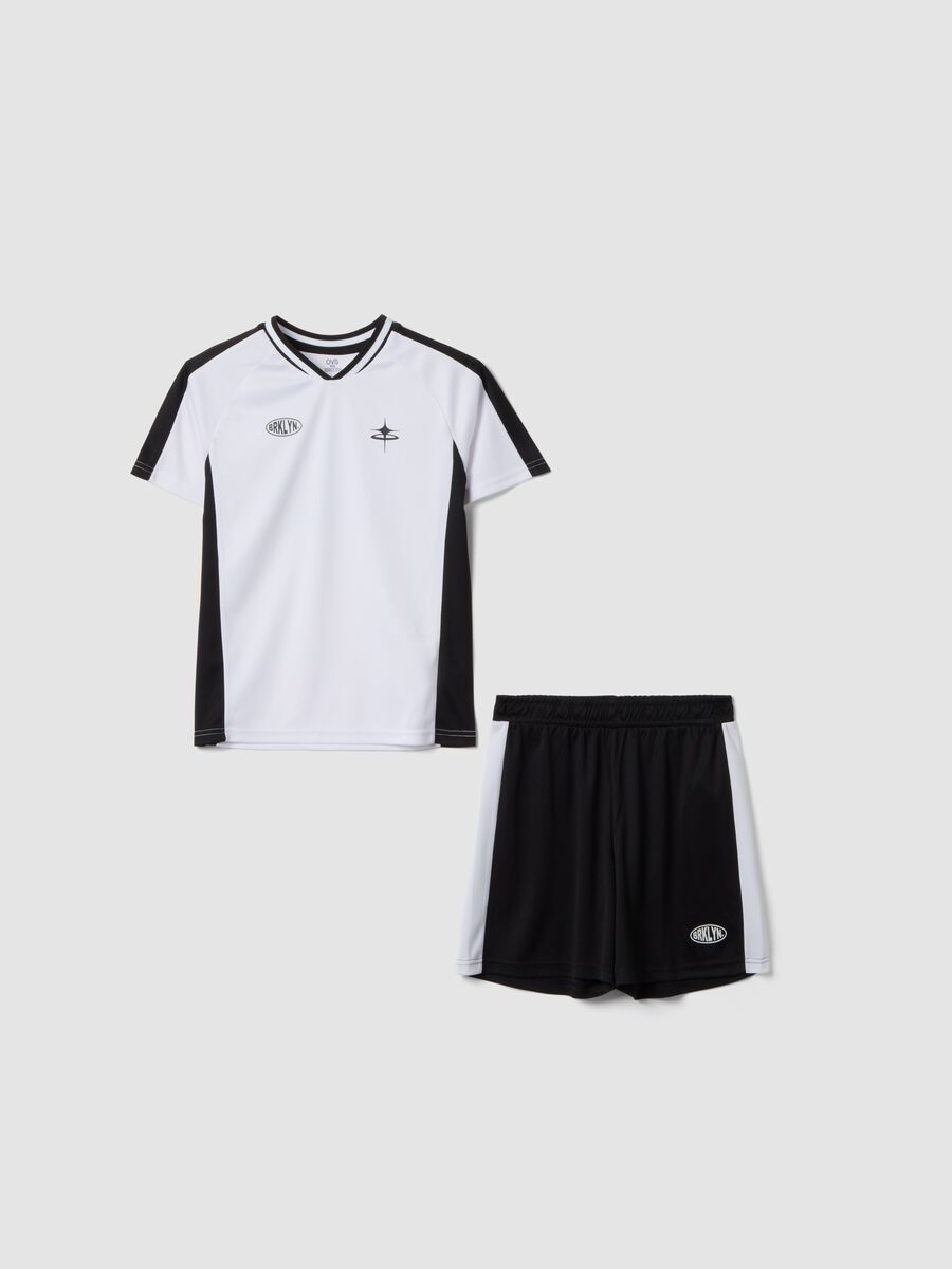 Black and white set with T-shirt and shorts_0