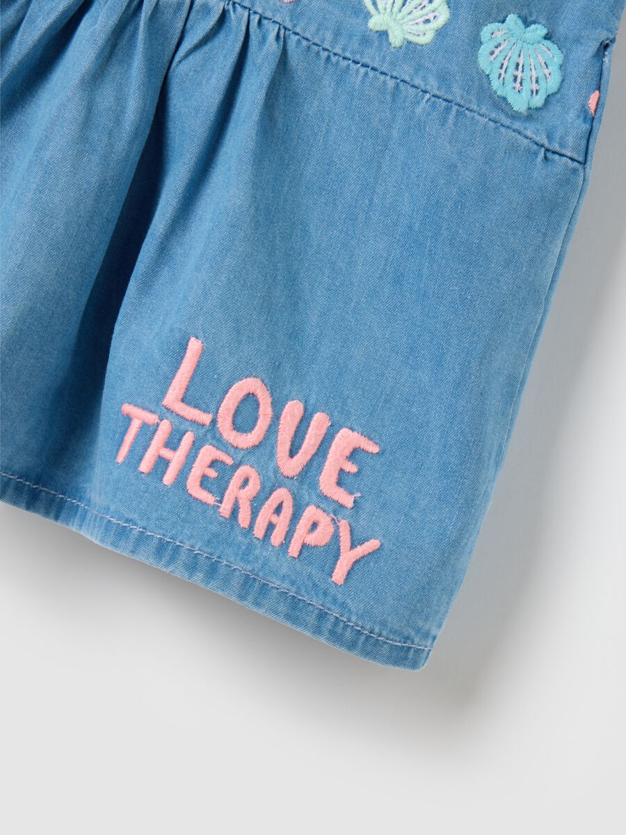 Sleeveless chambray top with embroidery_2