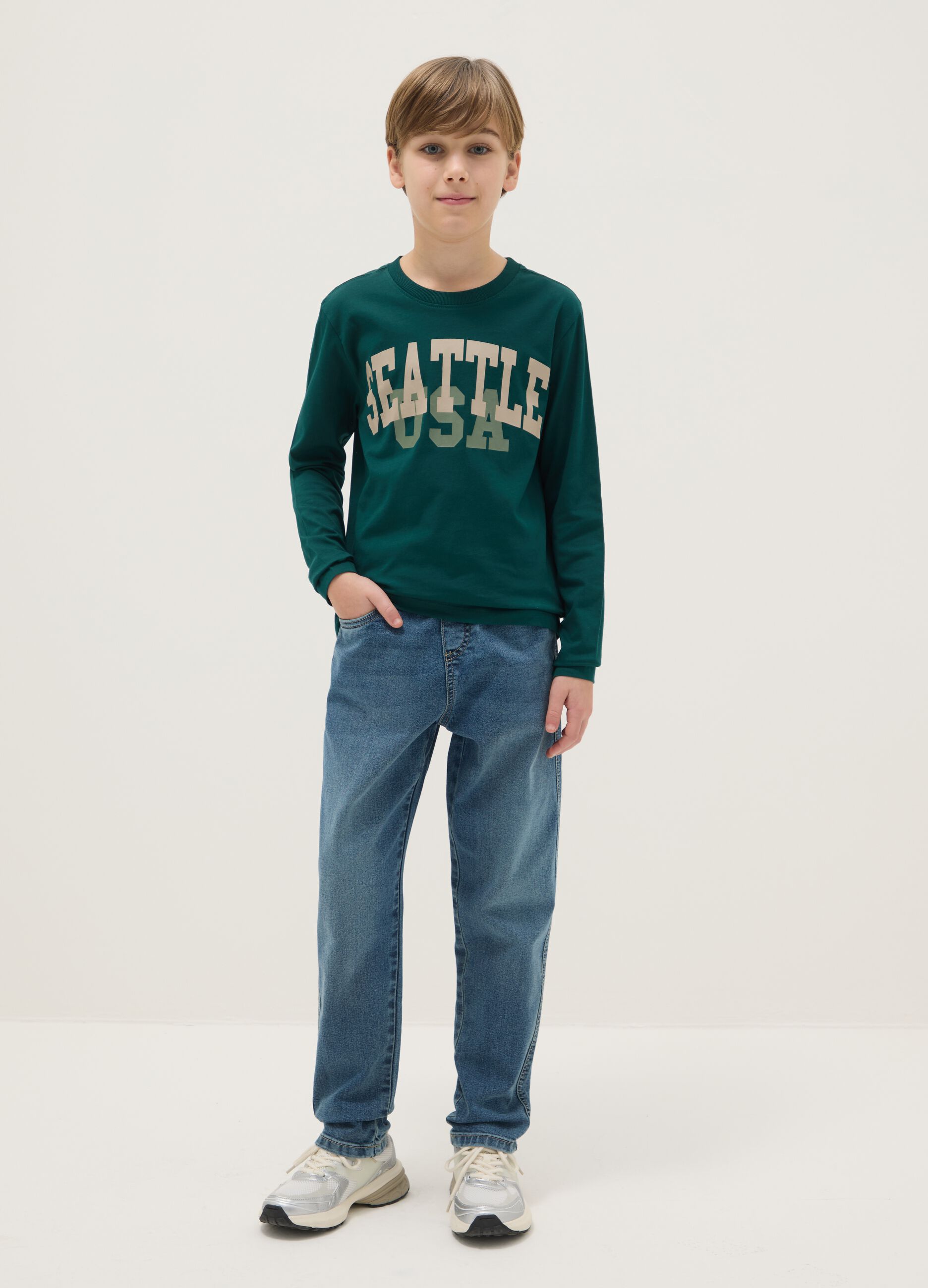 Blue cotton blend regular fit jeans with elastic waistband