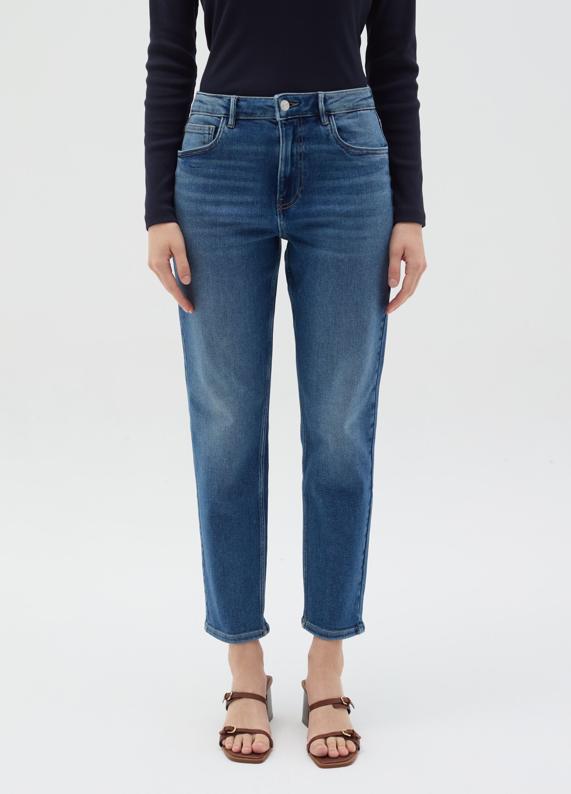 Slim-fit stretch jeans with five pockets