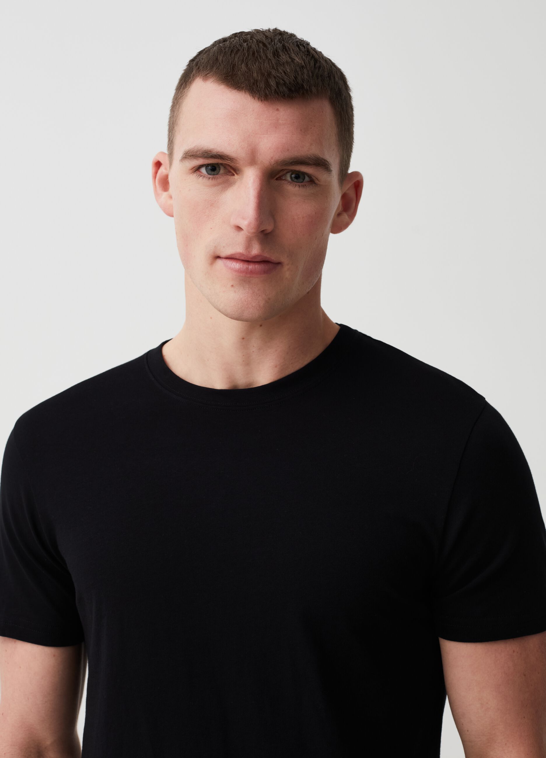 Three-pack undershirts with round neck