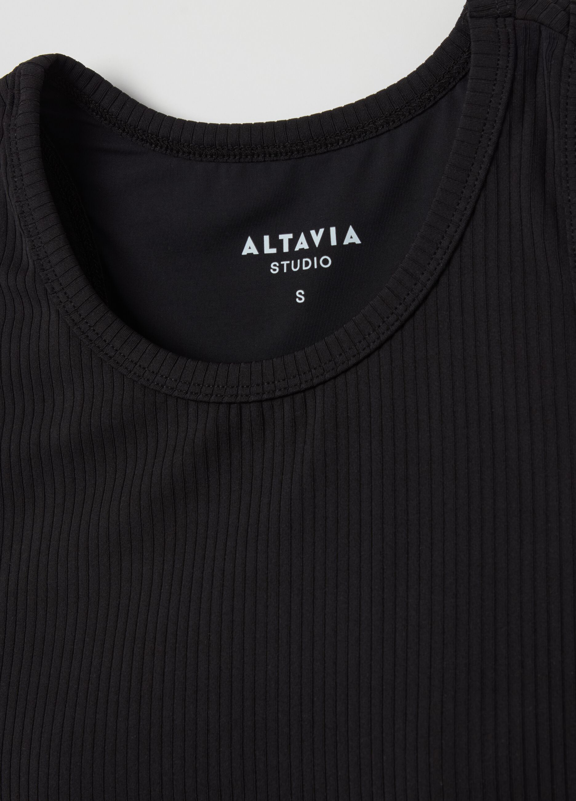 ALTAVIA STUDIO crop tank top in ribbed technical fabric