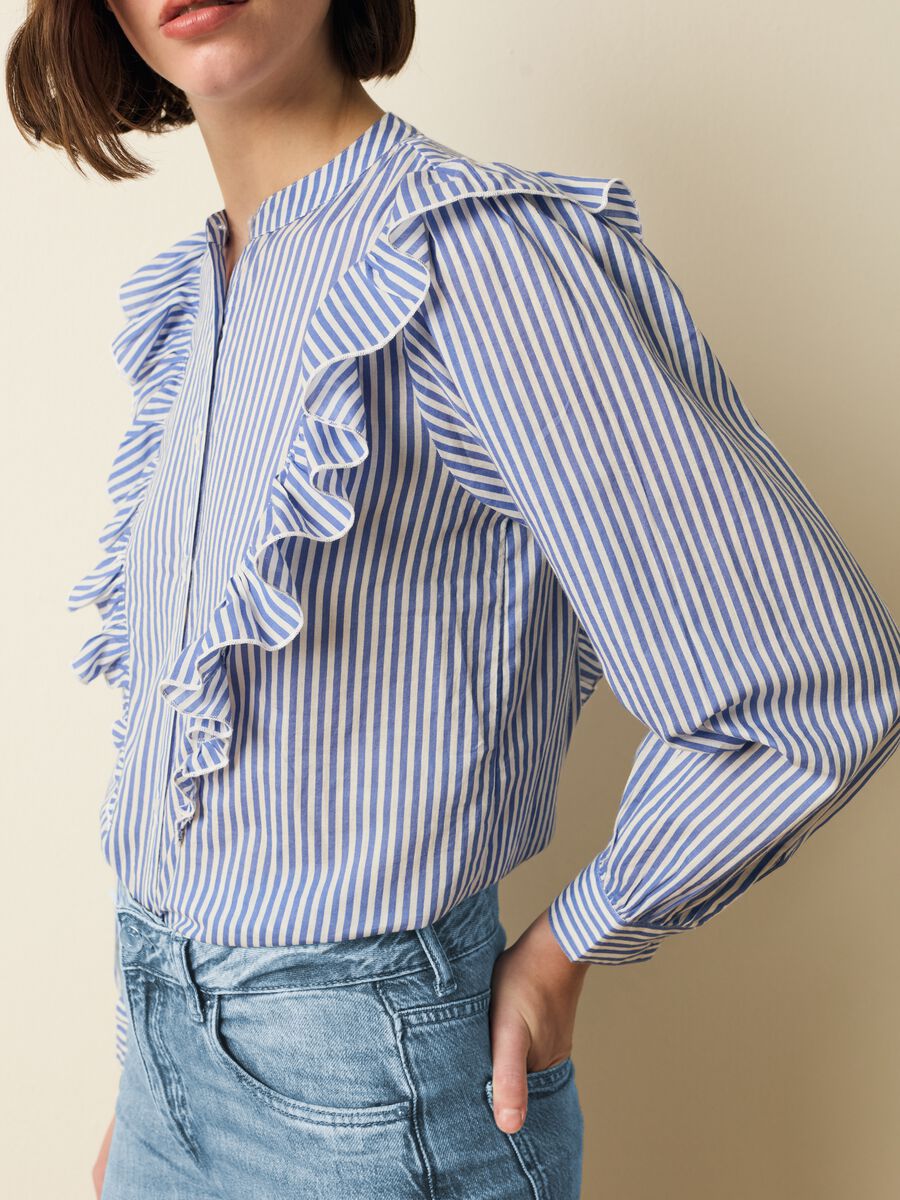 Striped shirt with frills_1