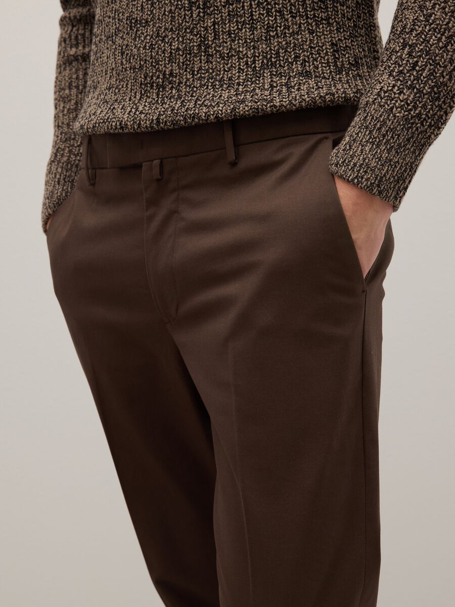Pantaloni in cotone elasticizzato marrone scuro_3