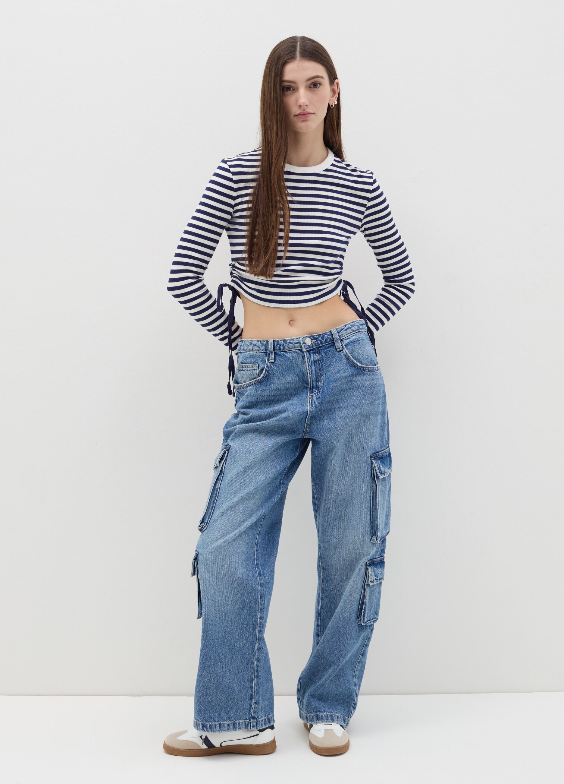 Crop T-shirt with laces
